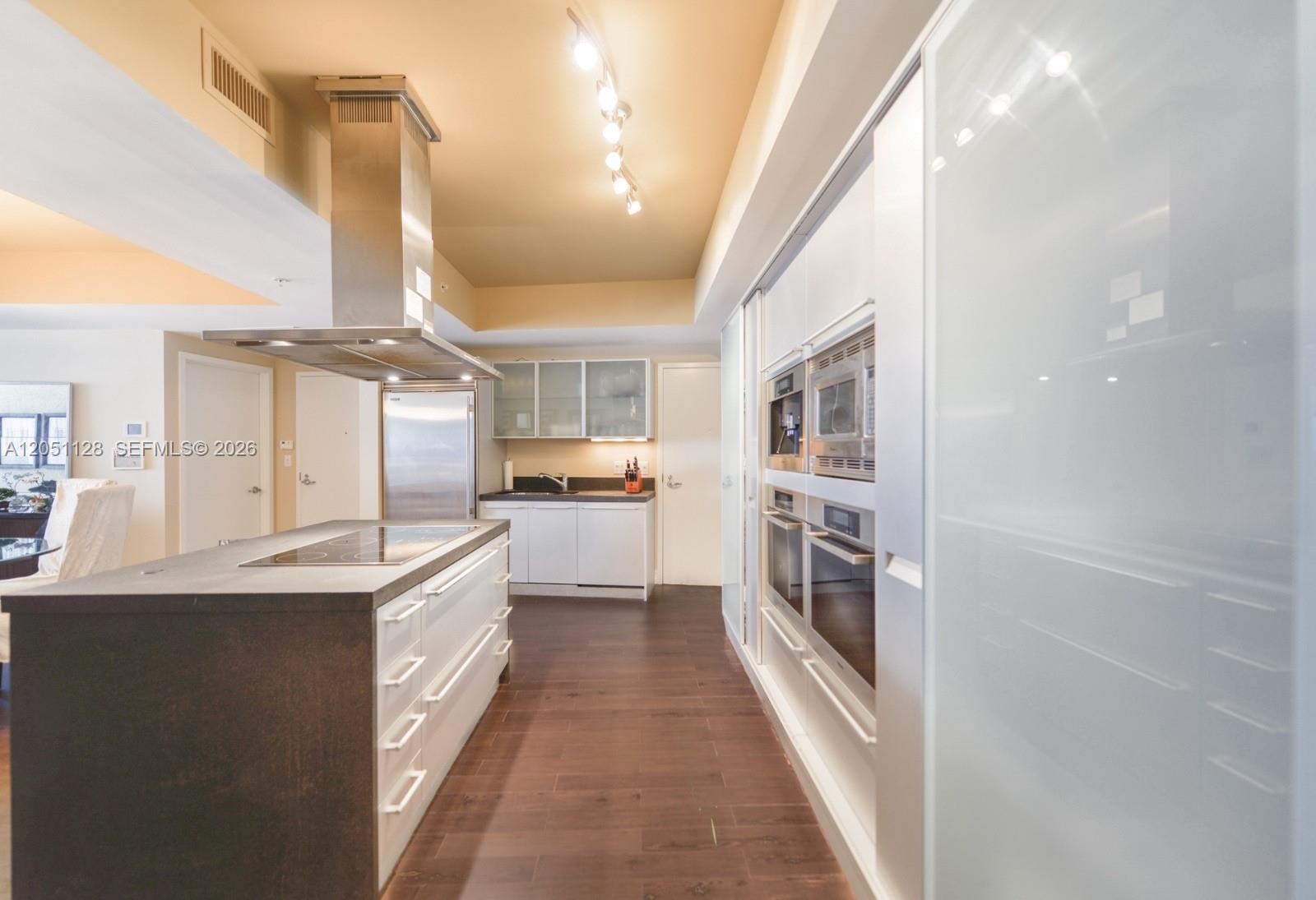 See details 1604 2 / 3 1643 sq. ft. $ 2026-07-09 0 Photo