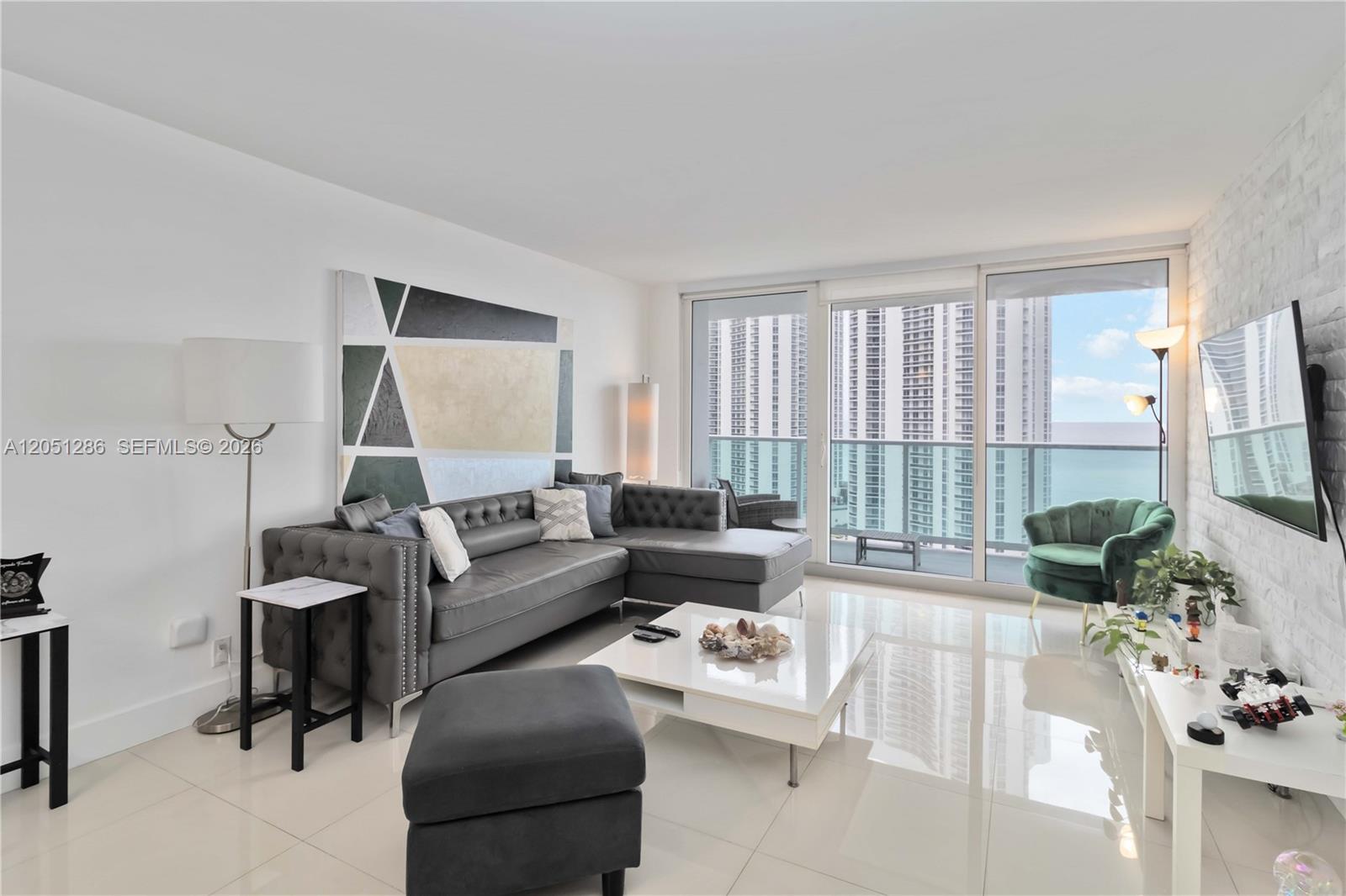 Ver detalles 2014 2 / 2 1331 sq. ft. $ 2026-07-10 0 foto