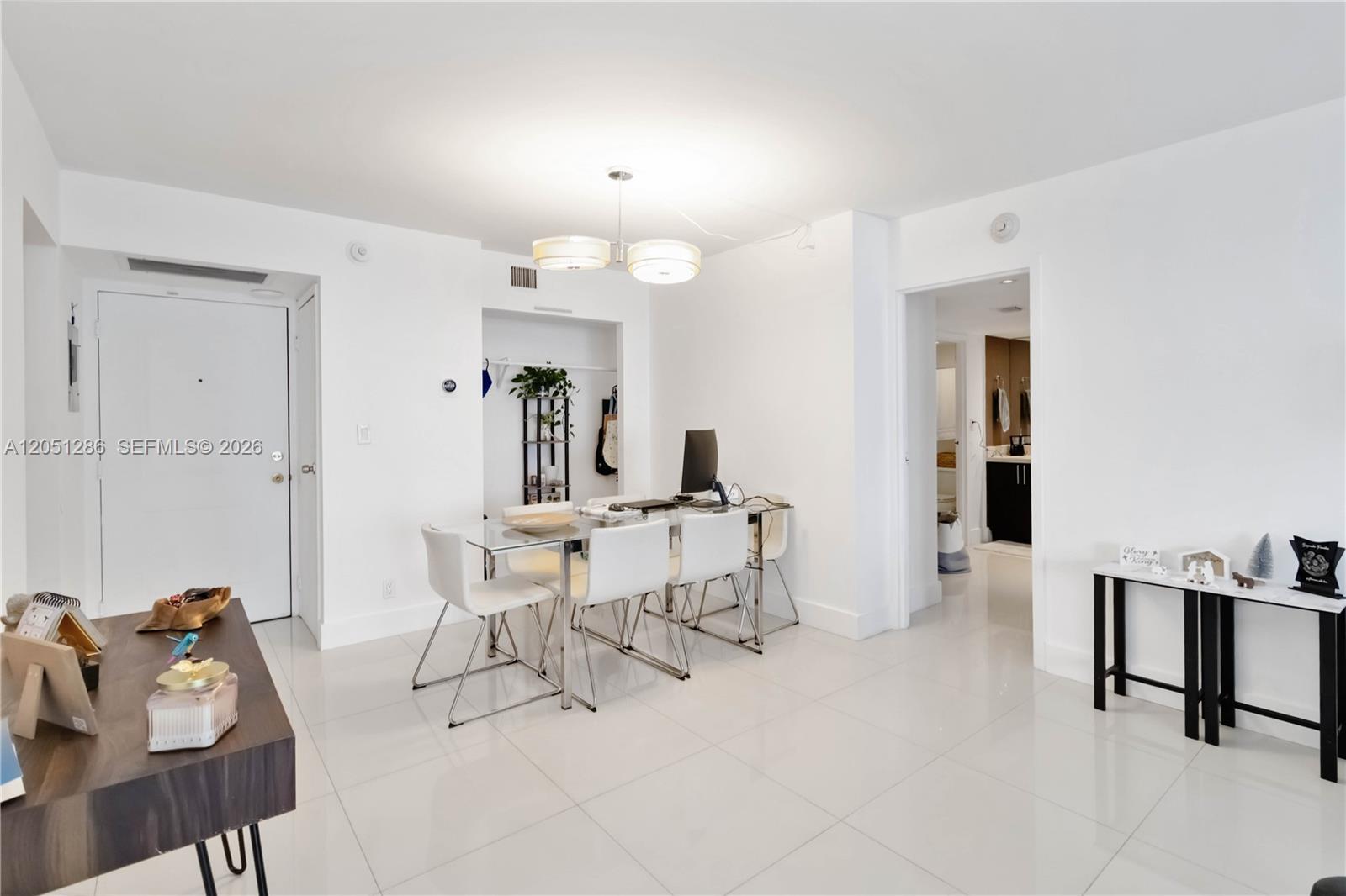 Ver detalles 2014 2 / 2 1331 sq. ft. $ 2026-07-10 0 foto