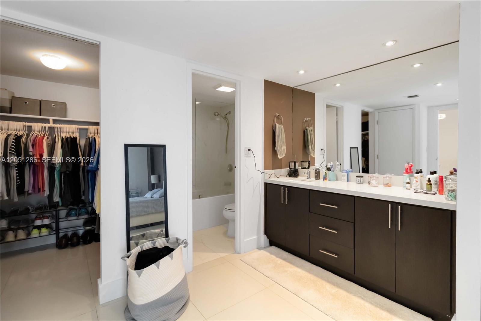Ver detalles 2014 2 / 2 1331 sq. ft. $ 2026-07-10 0 foto