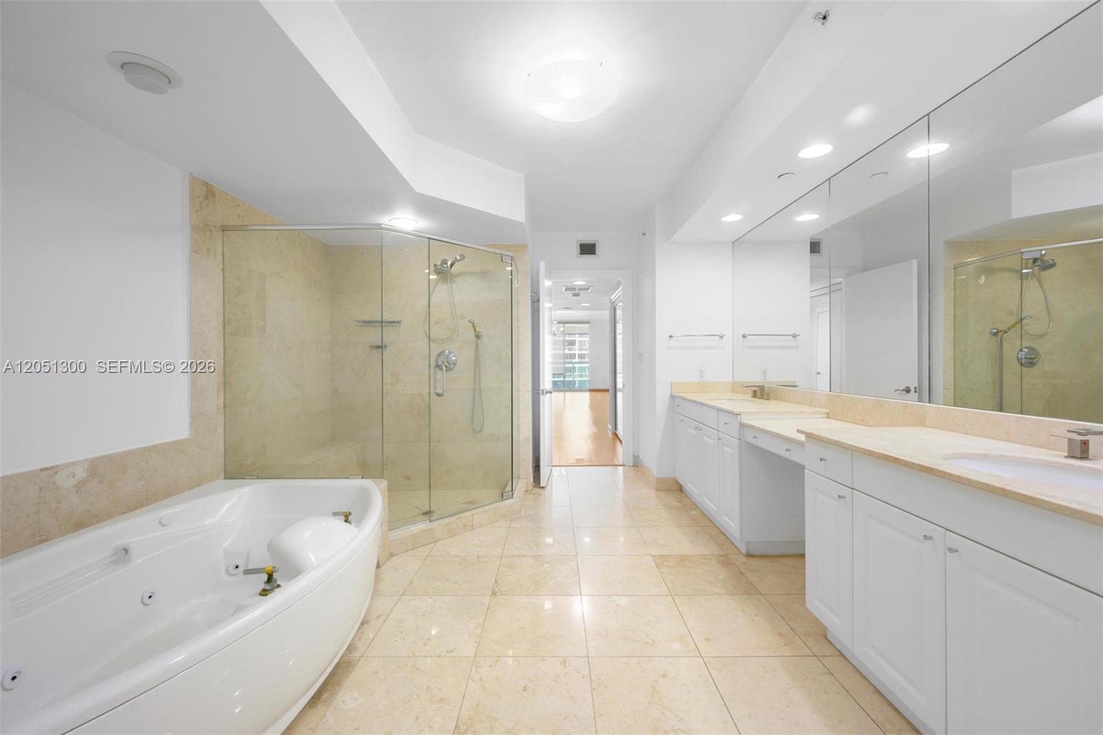 Photo of 20201 Country Club Dr  #1502, Aventura, Florida, 33180 - 