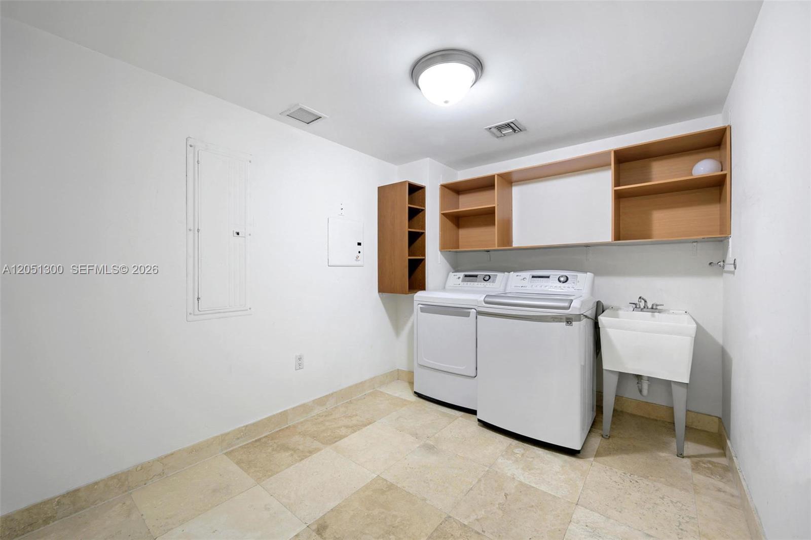 Photo of 20201 Country Club Dr  #1502, Aventura, Florida, 33180 - 