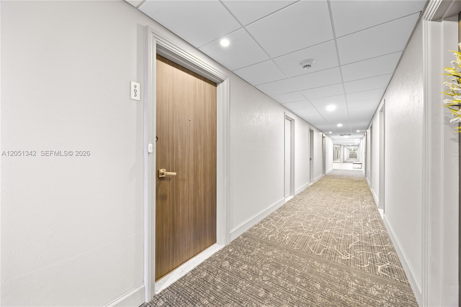 See details 903 1 / 2 762 sq. ft. $ 2026-07-10 0 Photo