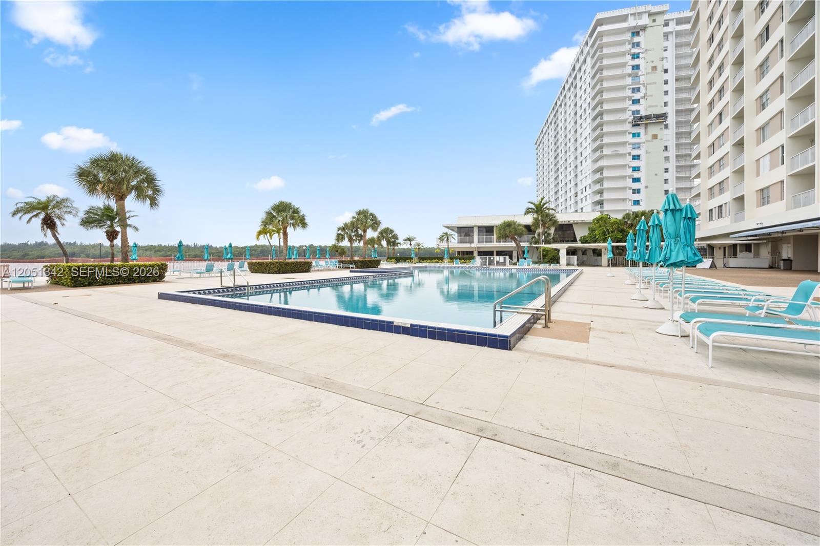 See details 903 1 / 2 762 sq. ft. $ 2026-07-10 0 Photo