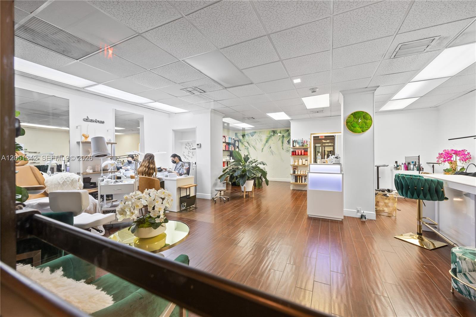 See details 903 1 / 2 762 sq. ft. $ 2026-07-10 0 Photo