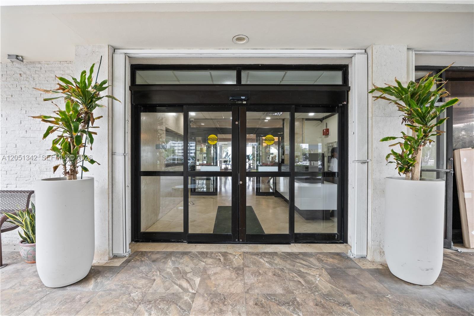See details 903 1 / 2 762 sq. ft. $ 2026-07-10 0 Photo