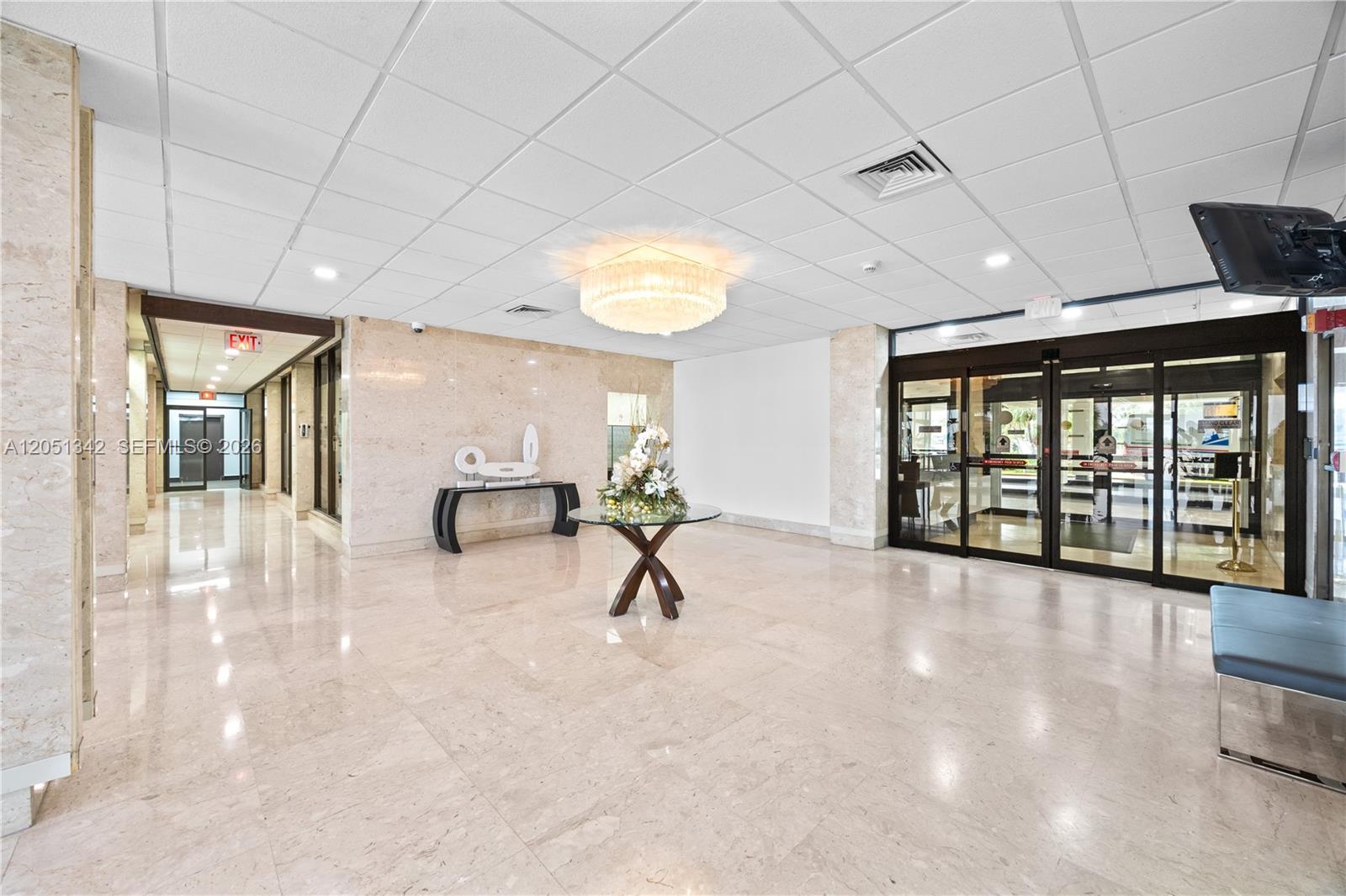 See details 903 1 / 2 762 sq. ft. $ 2026-07-10 0 Photo