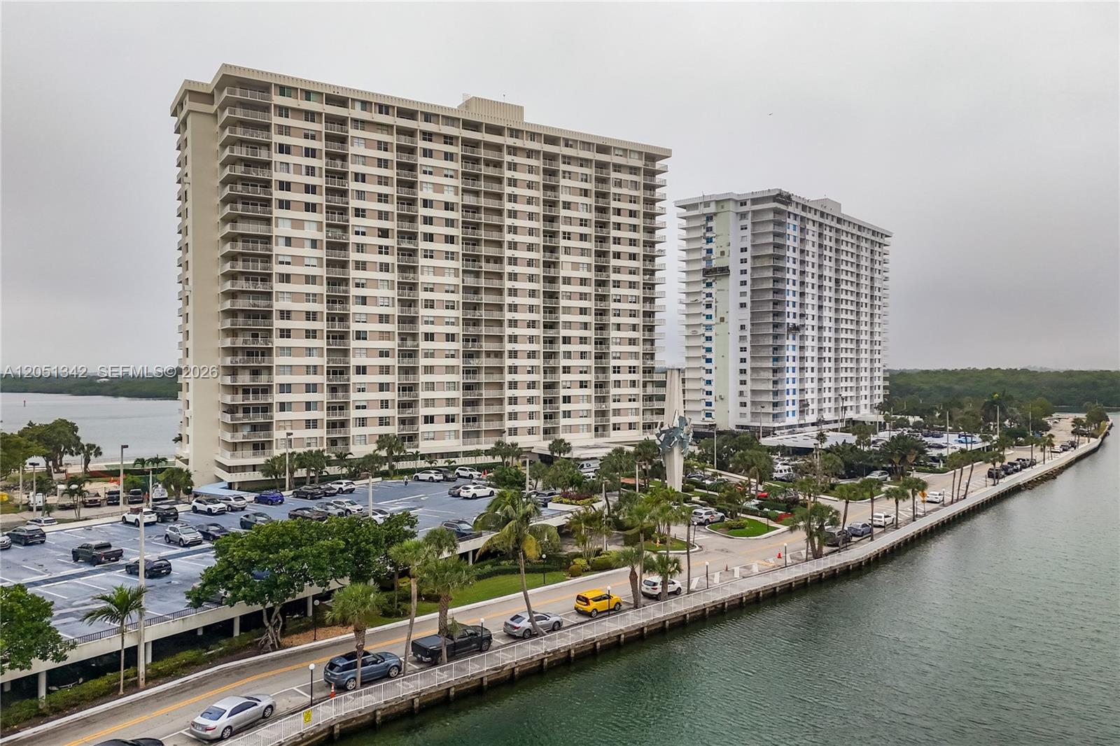 See details 903 1 / 2 762 sq. ft. $ 2026-07-10 0 Photo