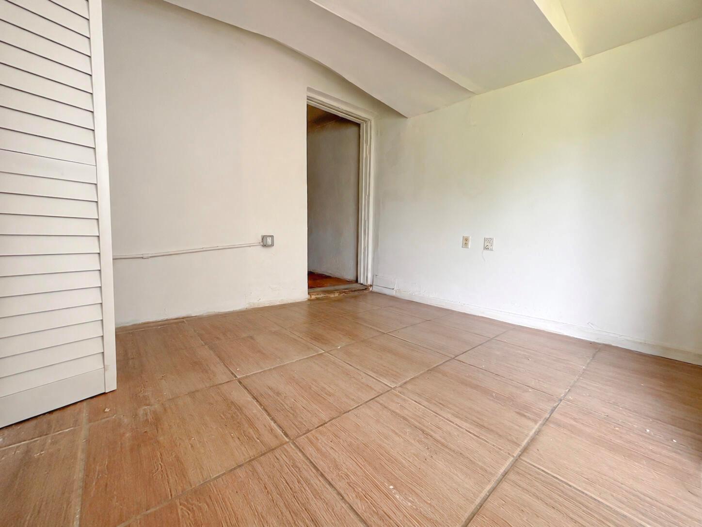   / 0 1525 sq. ft. $ 2026-07-12 0 foto