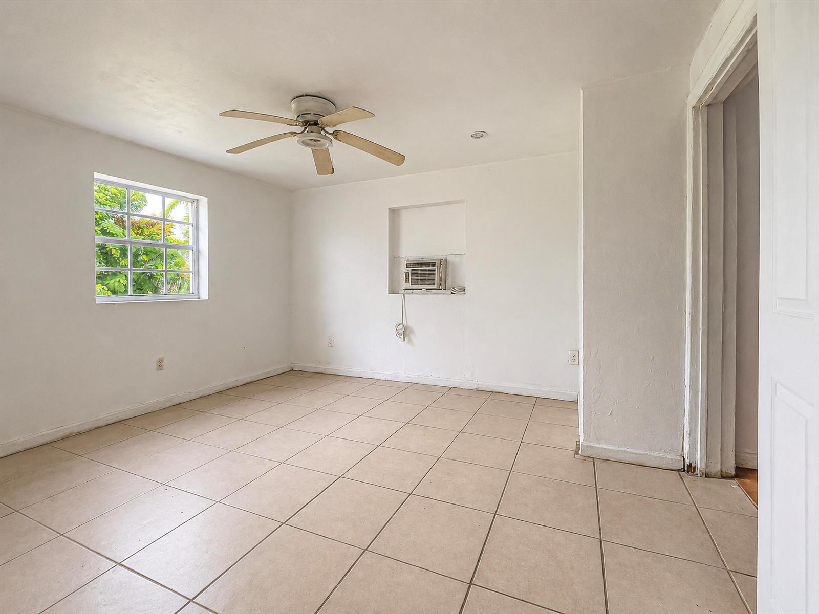   / 0 1525 sq. ft. $ 2026-07-12 0 foto