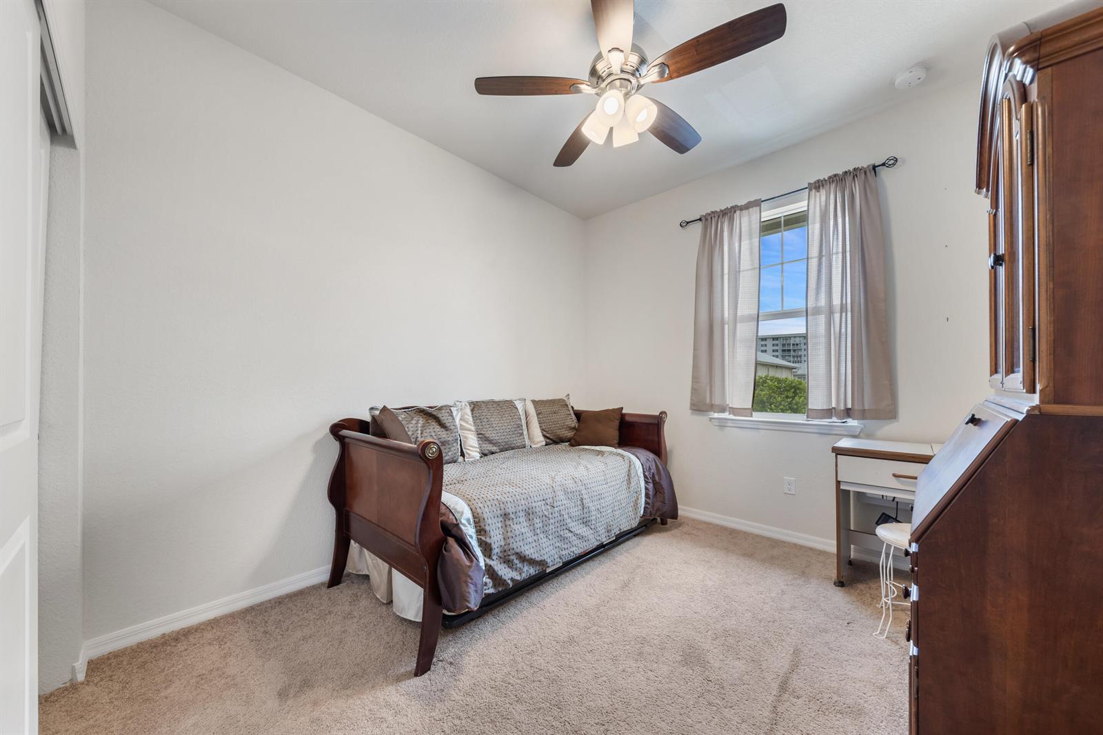3964 3 /  1421 sq. ft. $ 2026-08-13 0 Photo