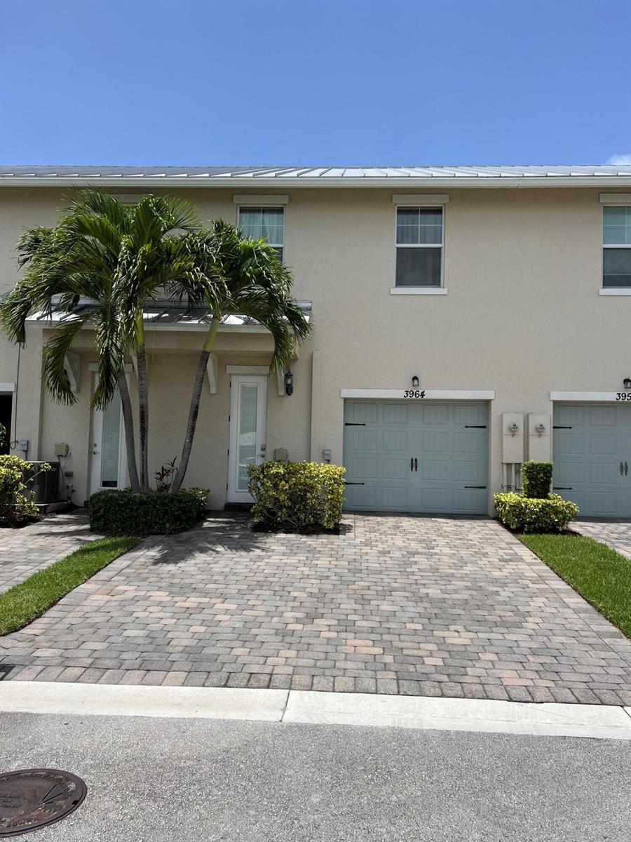 Ver detalles 3964 3 / 1421 sq. ft. $ 2026-07-11 0 foto