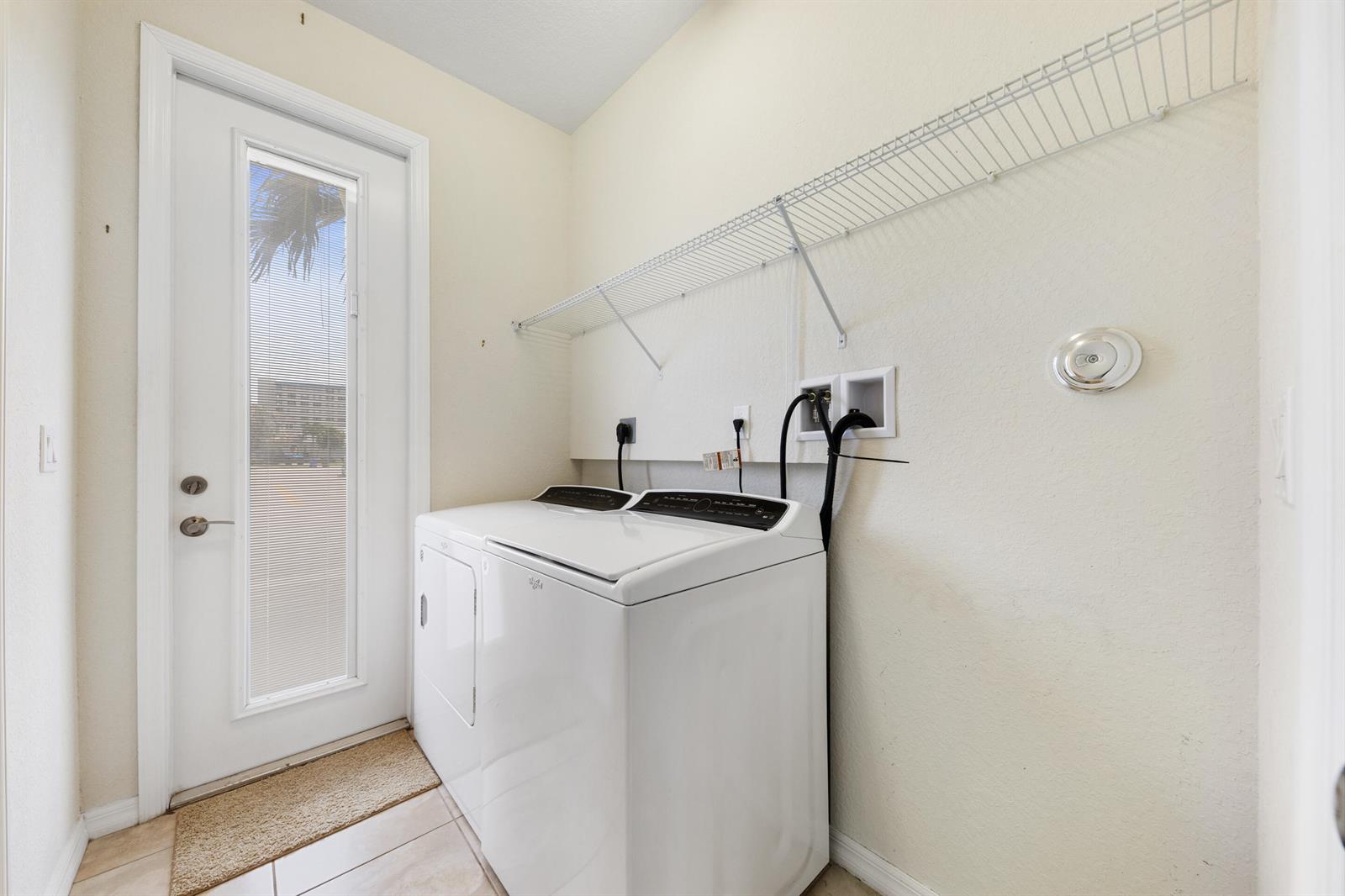 3964 3 /  1421 sq. ft. $ 2026-08-13 0 Photo