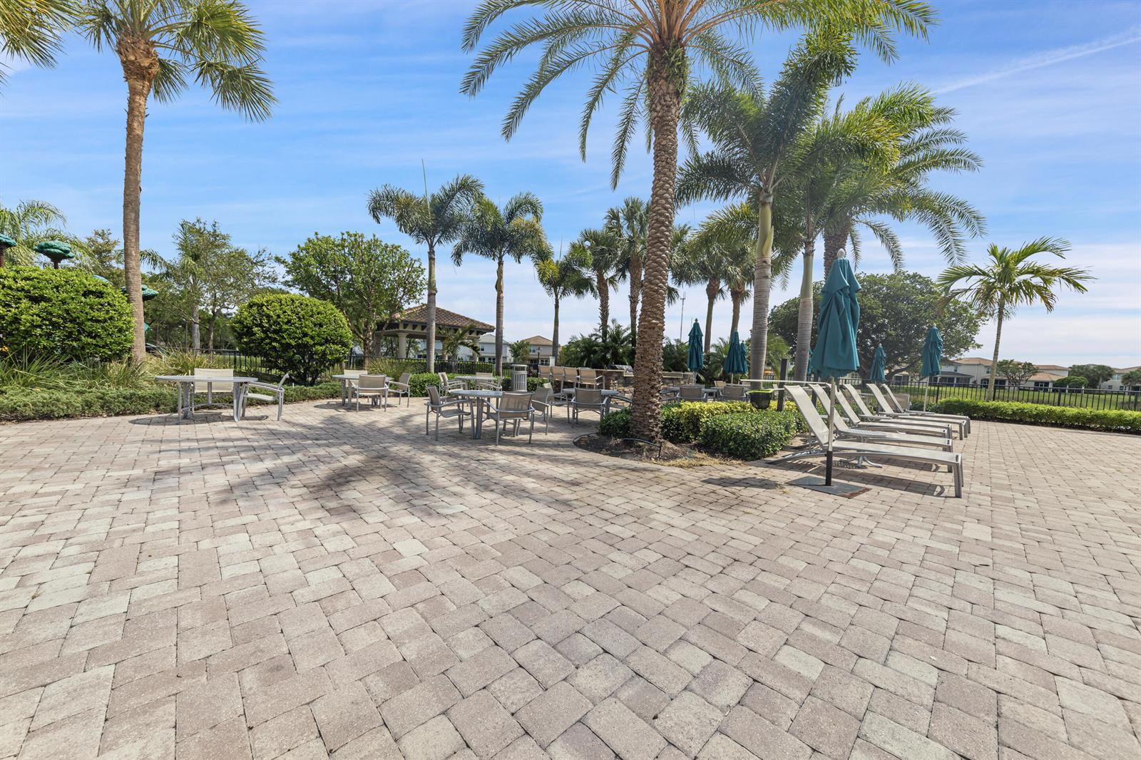 3964 3 /  1421 sq. ft. $ 2026-08-13 0 Photo
