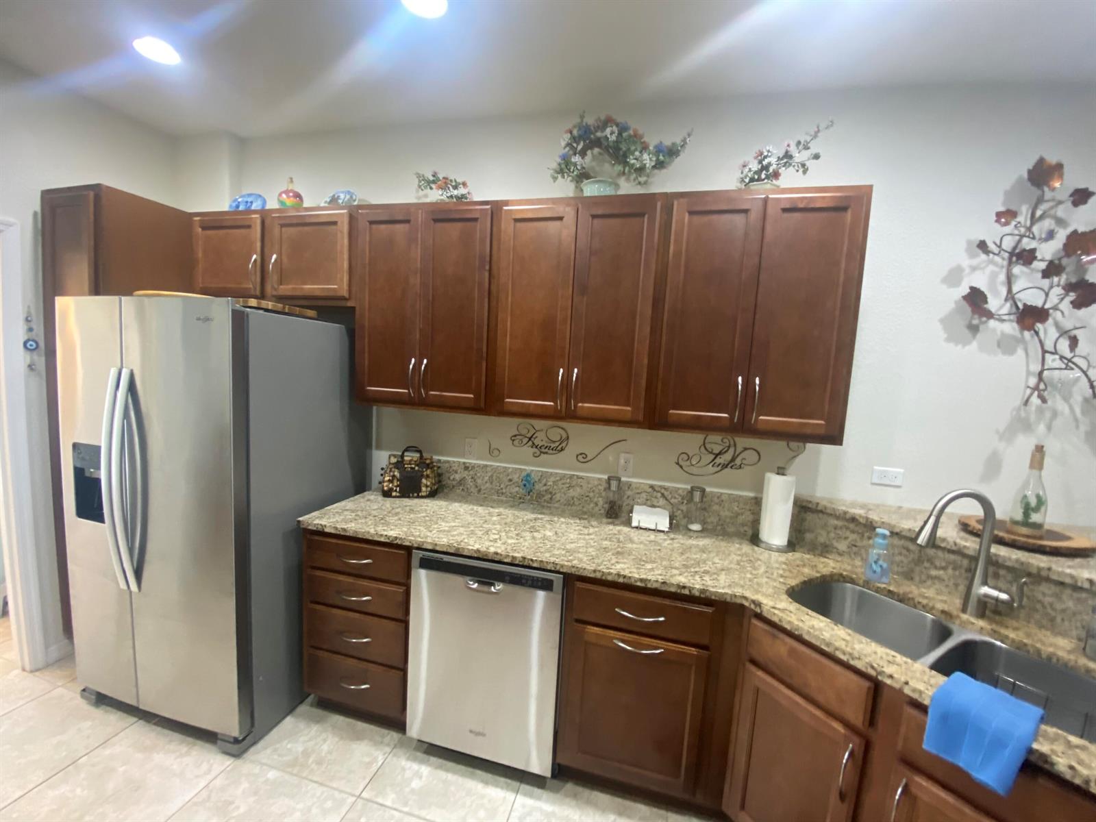 Ver detalles 3964 3 / 1421 sq. ft. $ 2026-07-11 0 foto