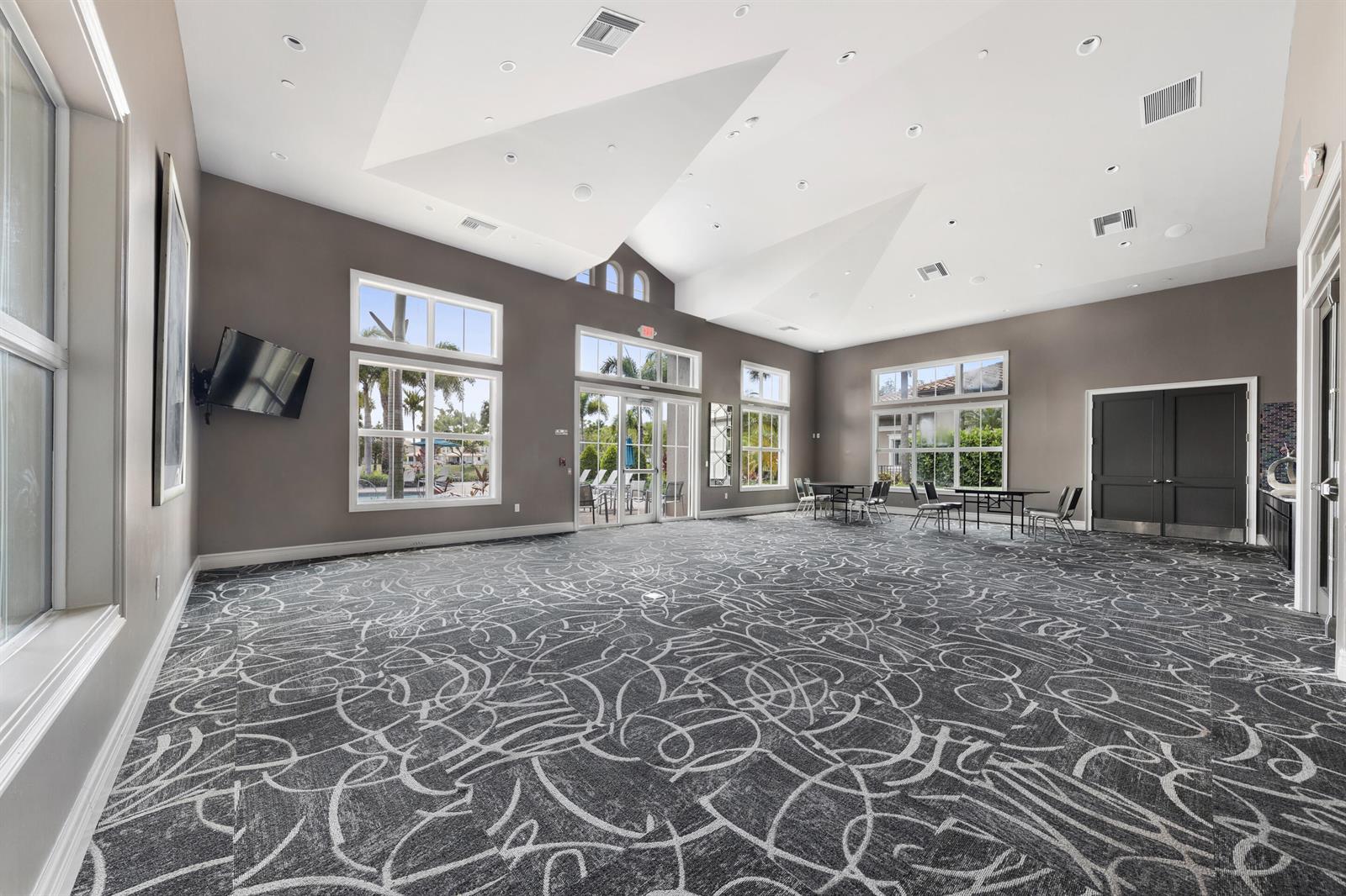 3964 3 /  1421 sq. ft. $ 2026-08-13 0 Photo