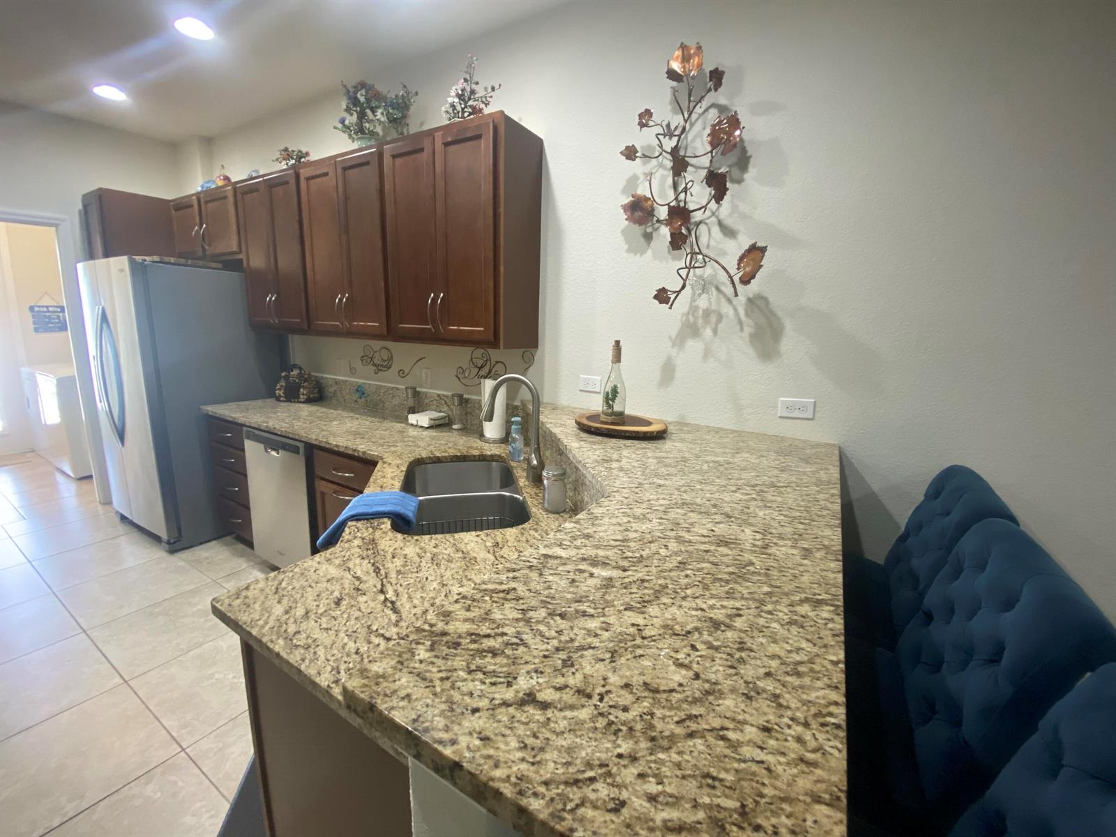 Ver detalles 3964 3 / 1421 sq. ft. $ 2026-07-11 0 foto