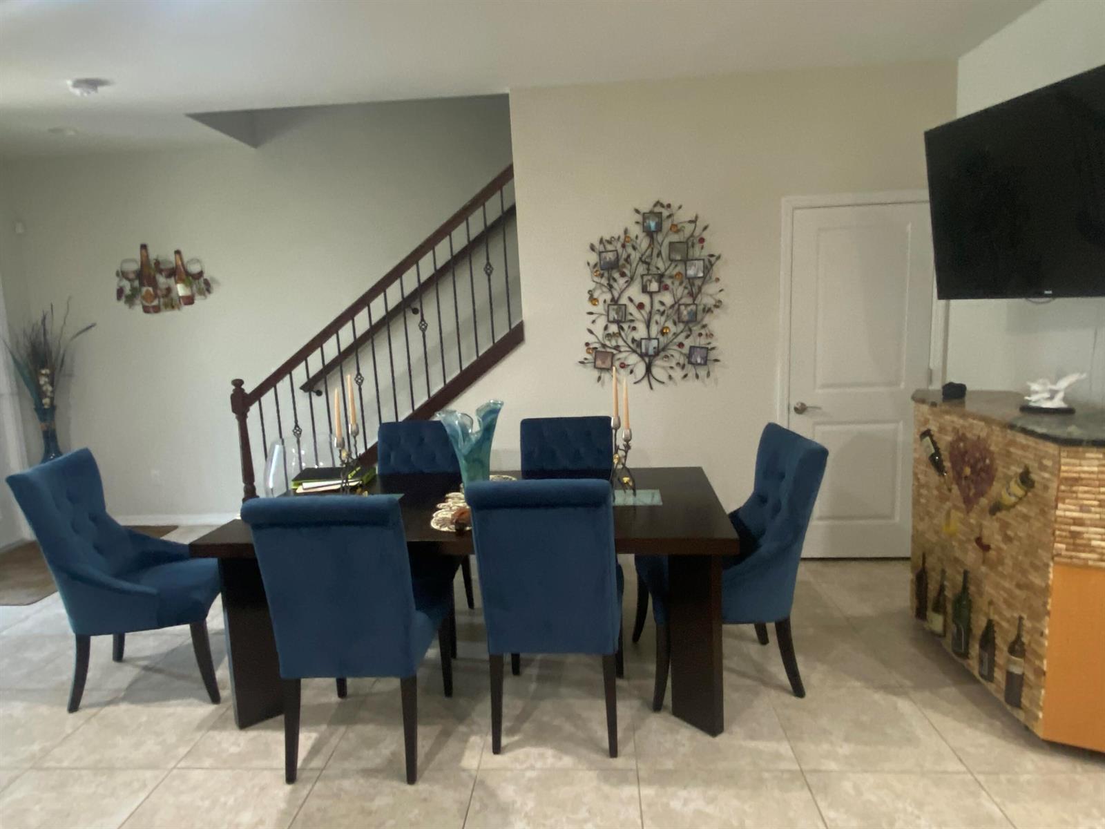 Ver detalles 3964 3 / 1421 sq. ft. $ 2026-07-11 0 foto