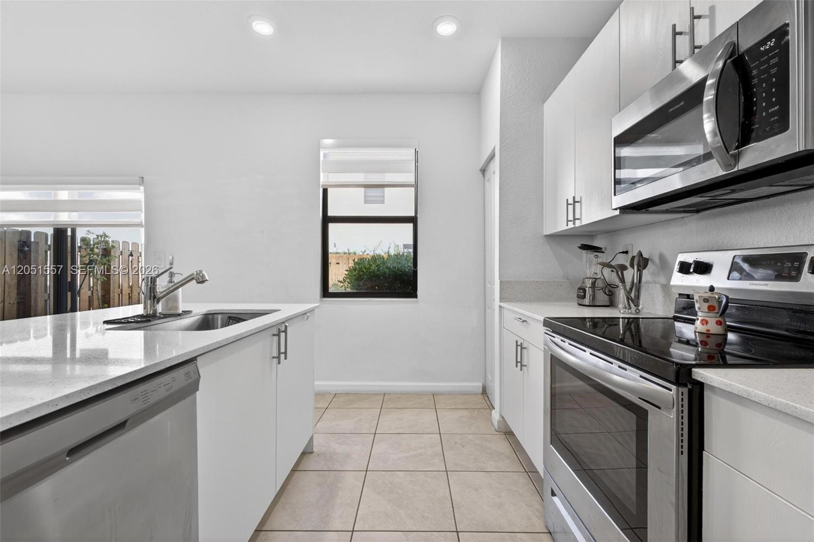 24713 3 / 3 1827 sq. ft. $ 2026-07-10 0 Photo