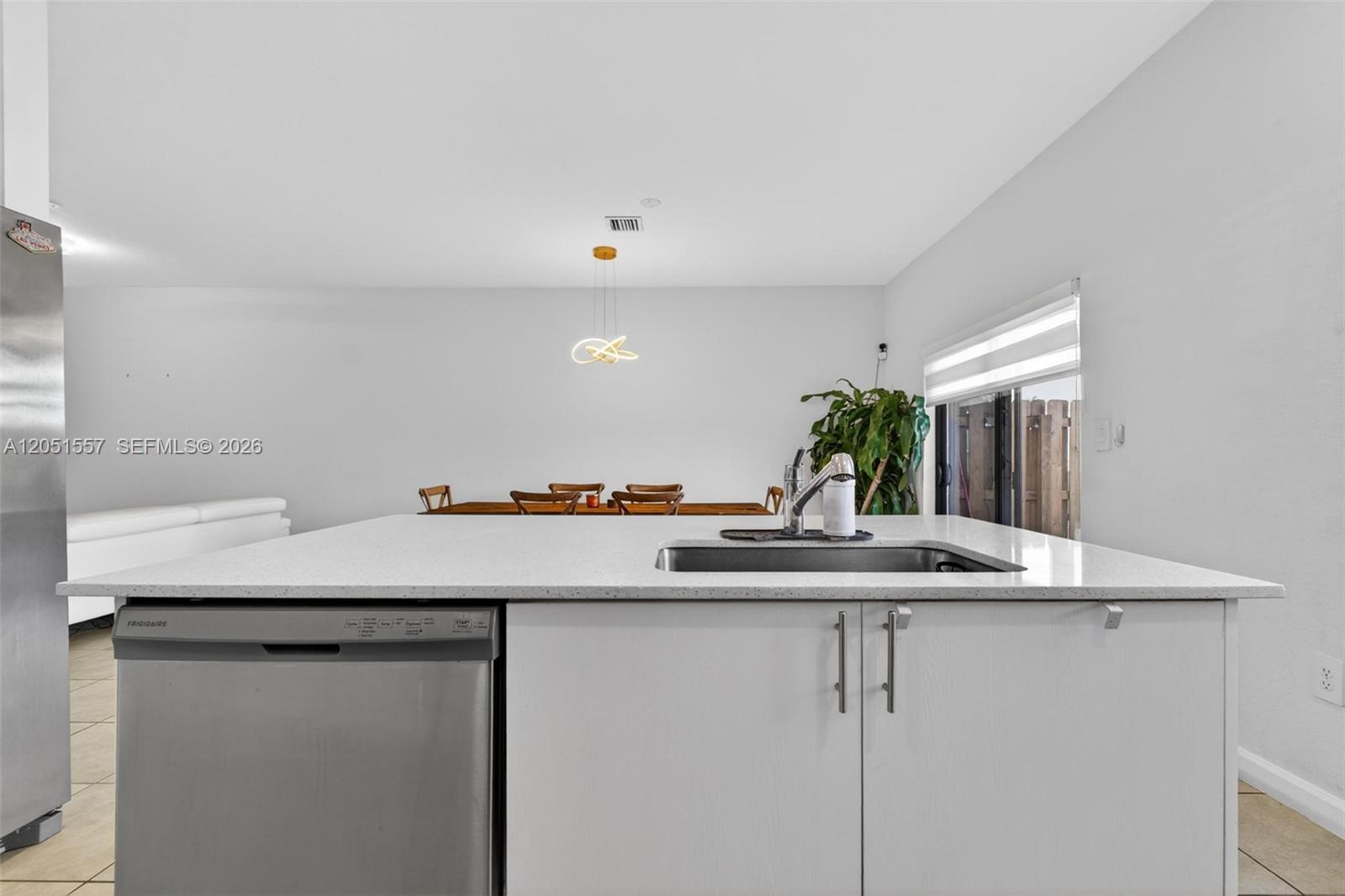 24713 3 / 3 1827 sq. ft. $ 2026-07-10 0 Photo