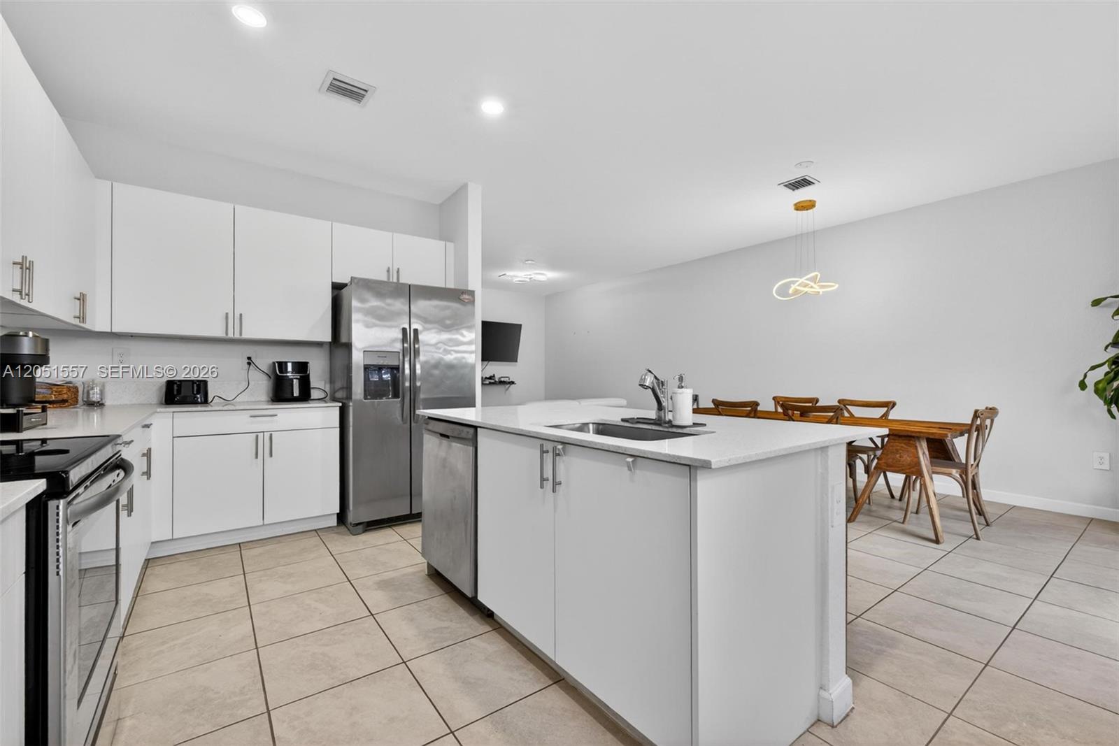 24713 3 / 3 1827 sq. ft. $ 2026-07-10 0 Photo