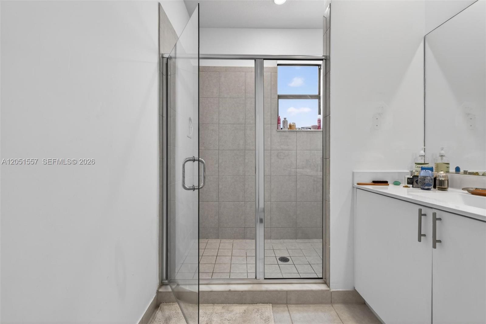 24713 3 / 3 1827 sq. ft. $ 2026-07-10 0 Photo