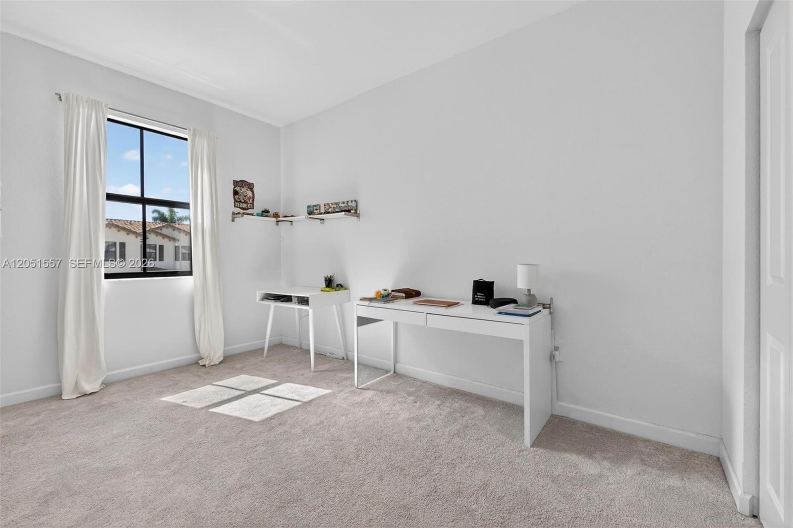 24713 3 / 3 1827 sq. ft. $ 2026-07-10 0 Photo
