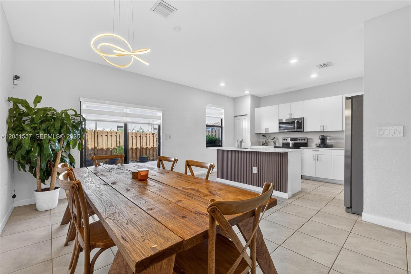 24713 3 / 3 1827 sq. ft. $ 2026-07-10 0 Photo