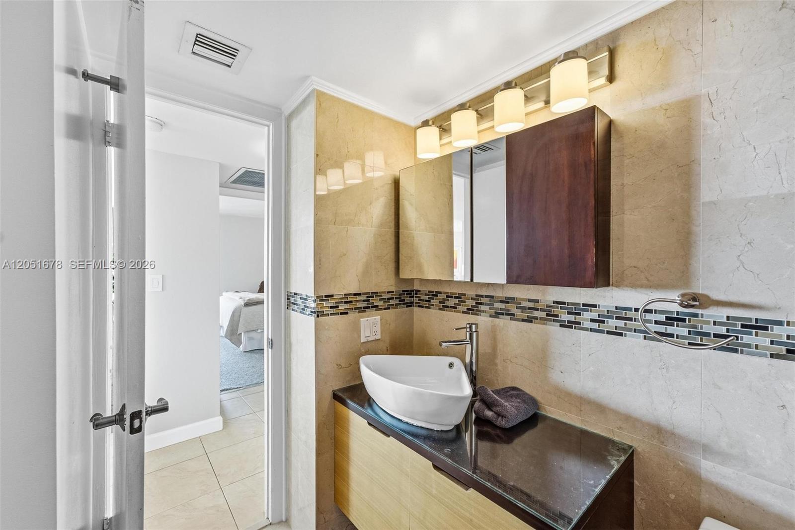 See details 1911 2 / 2 1538 sq. ft. $ 2026-07-10 0 Photo