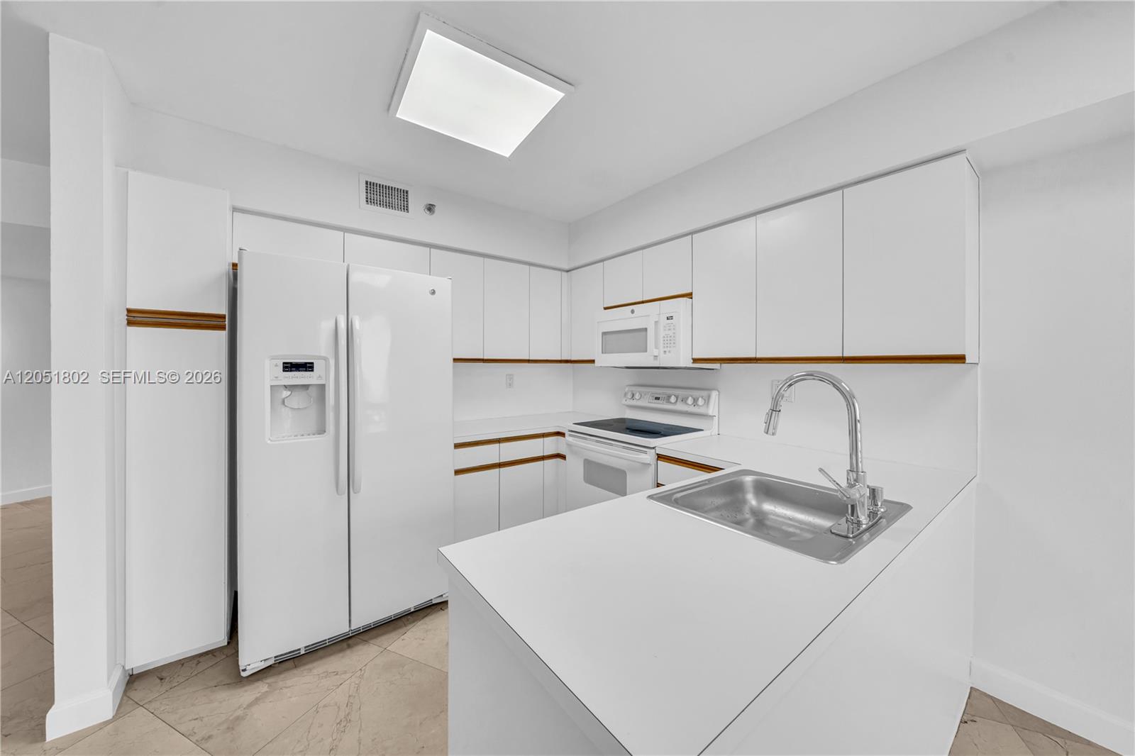Photo of 3600 Mystic Pointe Dr  #1816, Aventura, Florida, 33180 - 