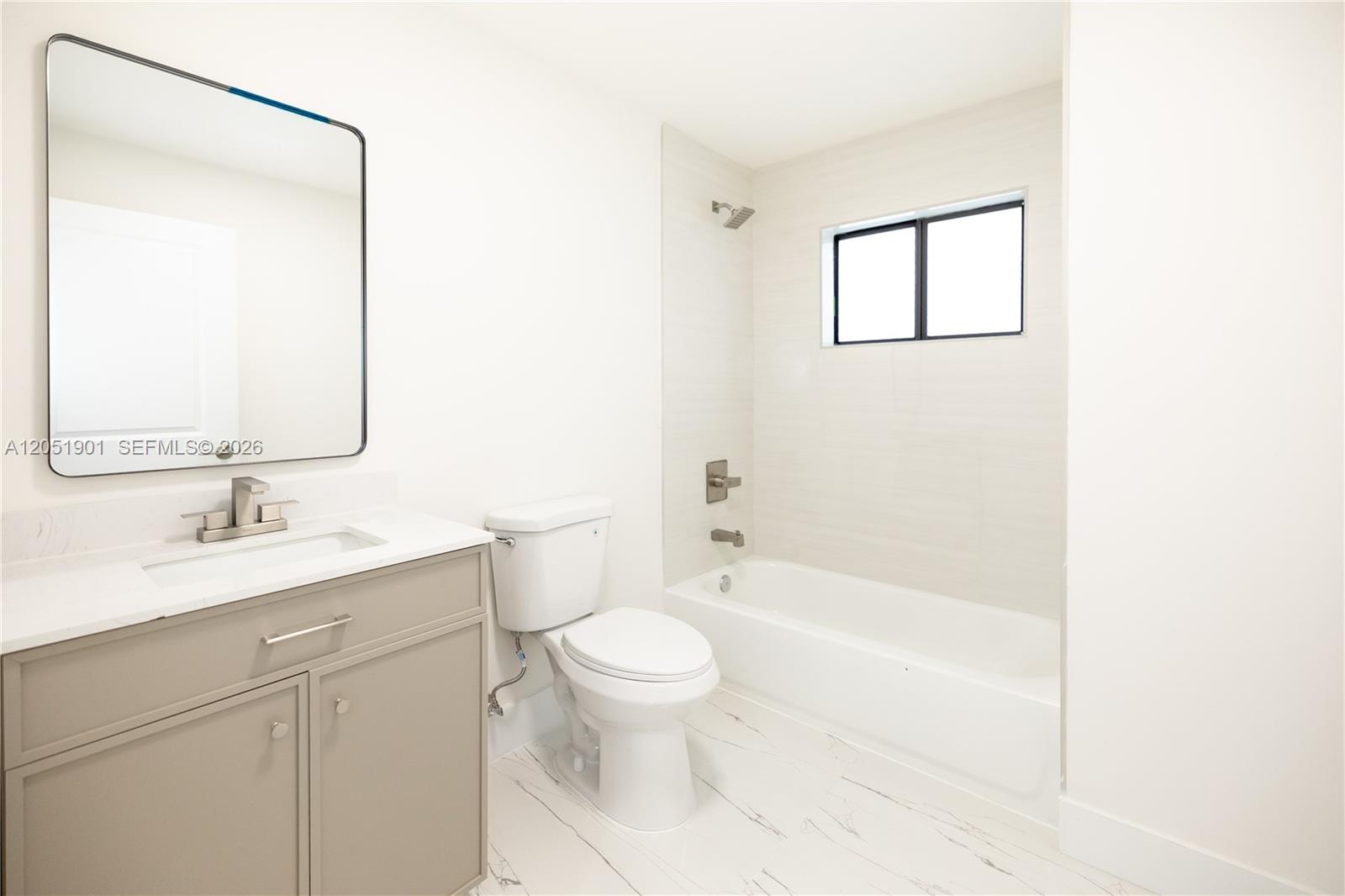 Ver detalles / 2400 sq. ft. $ 2026-07-11 0 foto