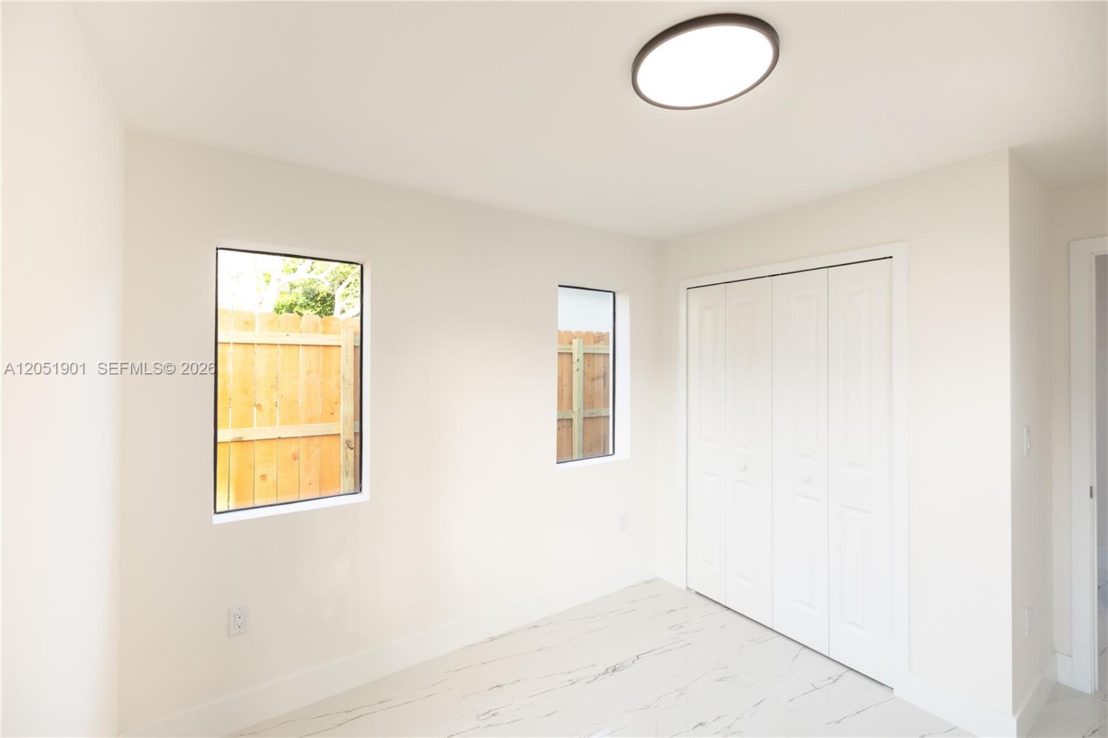 Ver detalles / 2400 sq. ft. $ 2026-07-11 0 foto