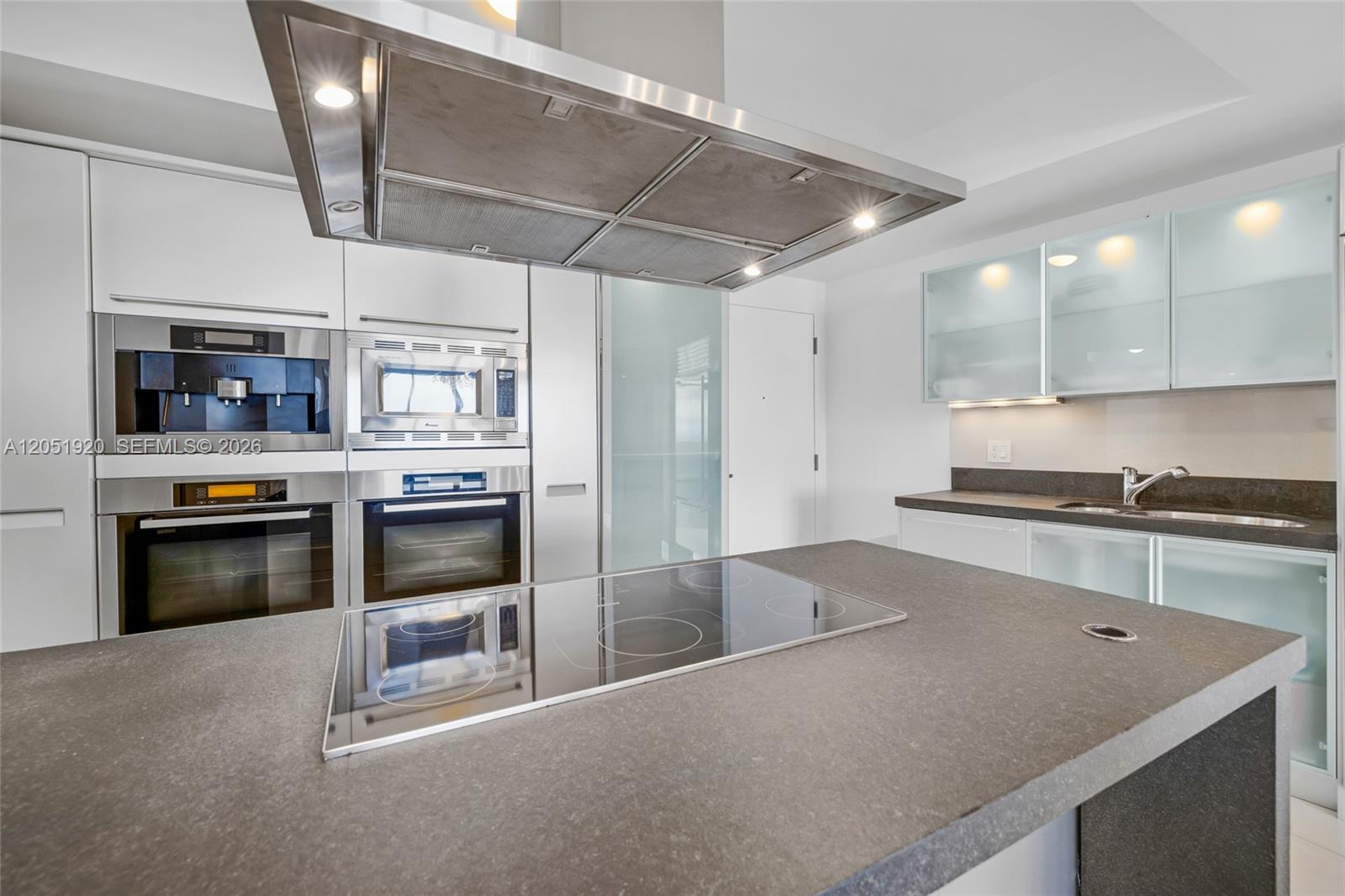 902 2 / 3 1499 sq. ft. $ 2026-07-11 0 foto