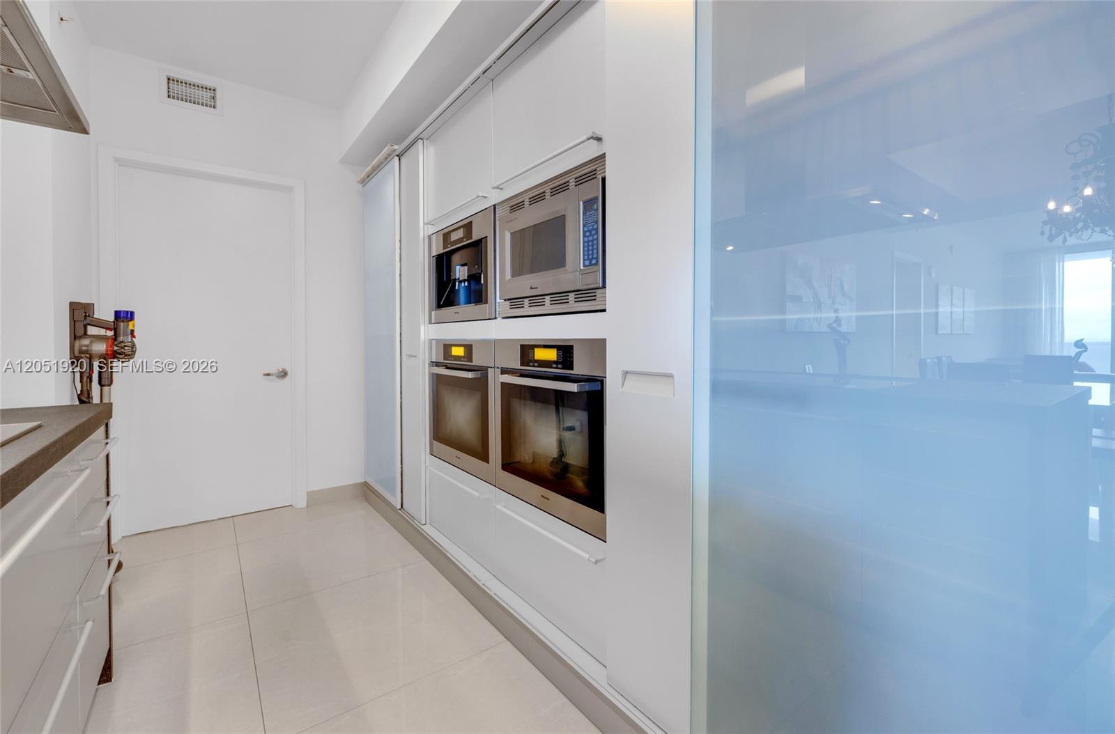 902 2 / 3 1499 sq. ft. $ 2026-07-11 0 foto