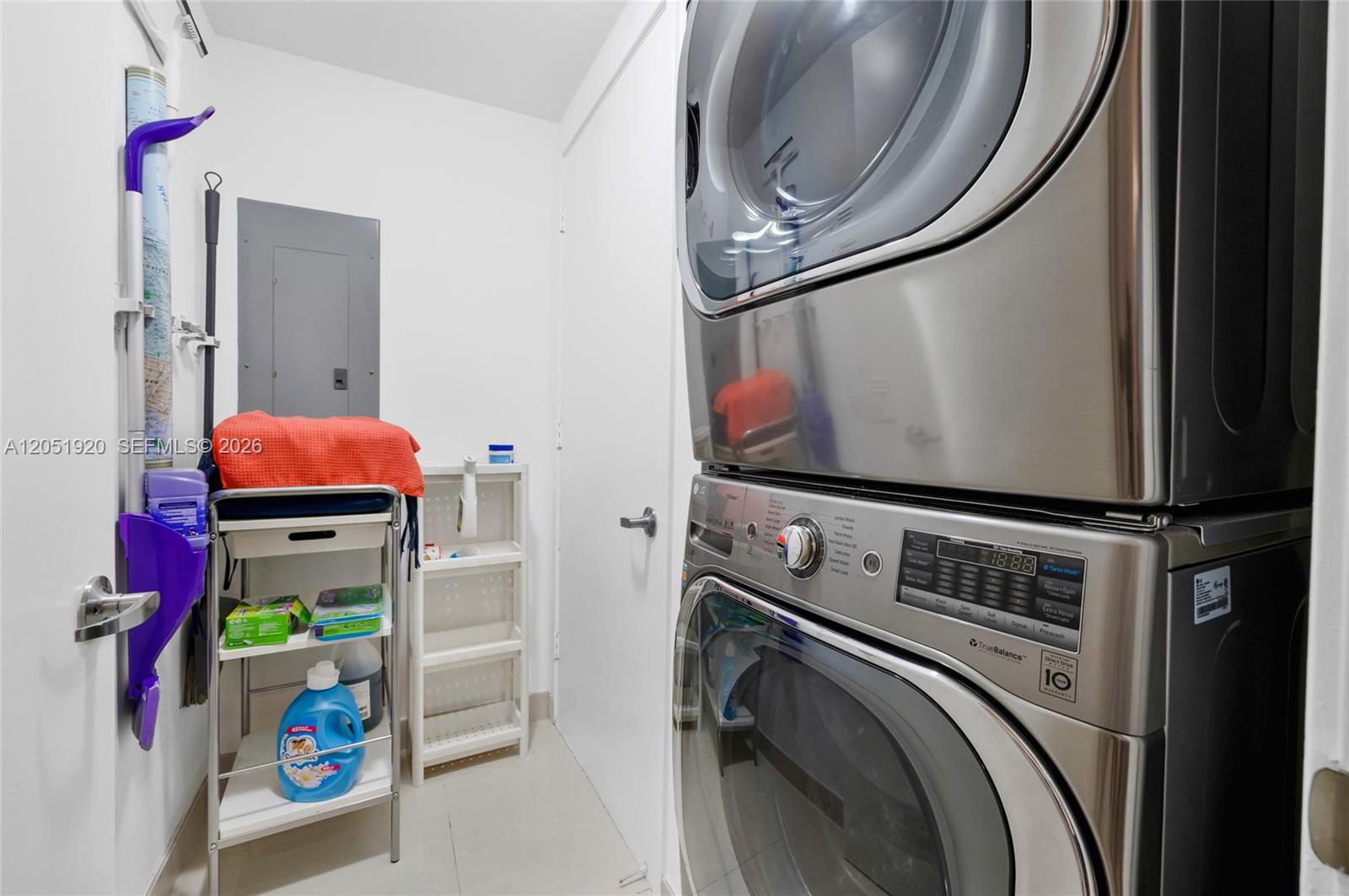 902 2 / 3 1499 sq. ft. $ 2026-07-11 0 foto