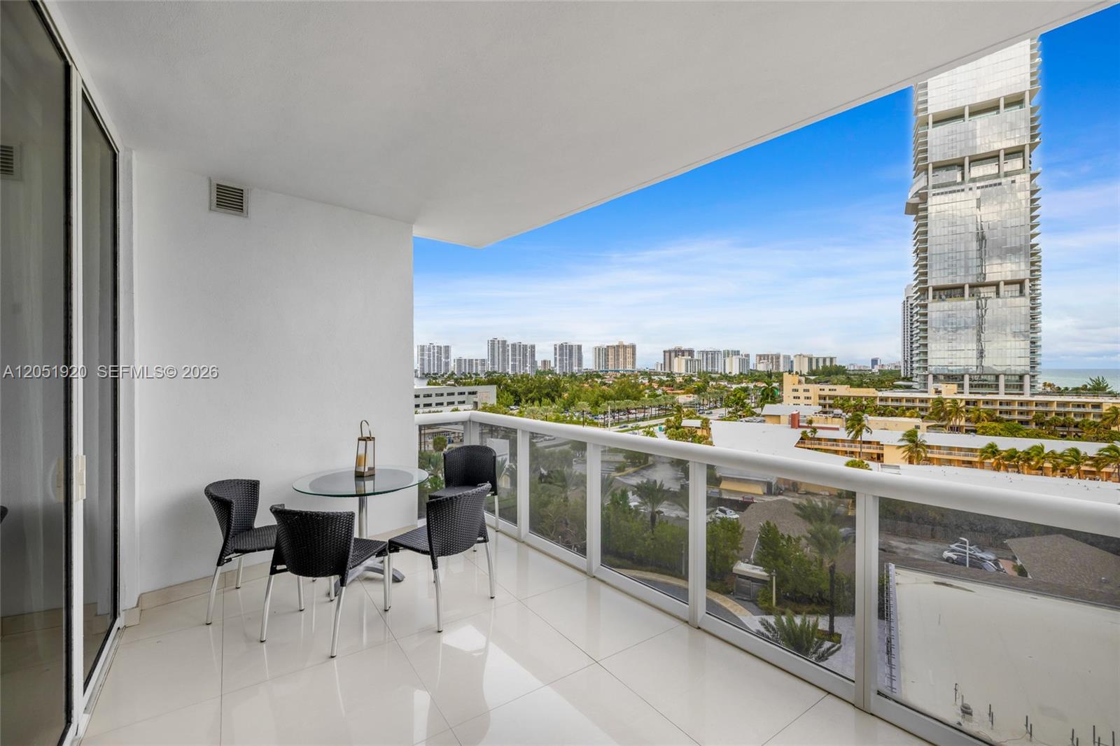 902 2 / 3 1499 sq. ft. $ 2026-07-11 0 foto