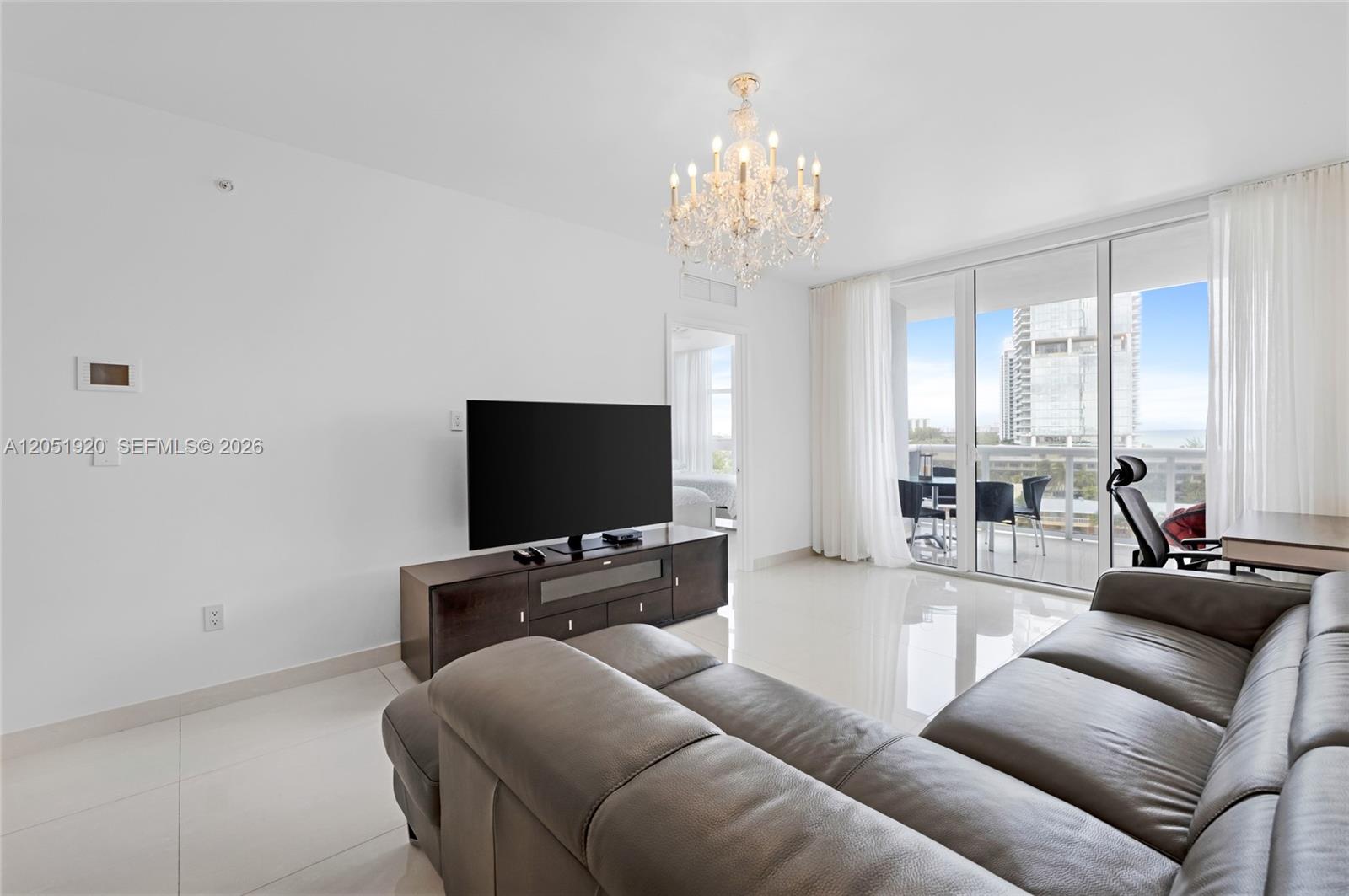 902 2 / 3 1499 sq. ft. $ 2026-07-11 0 foto