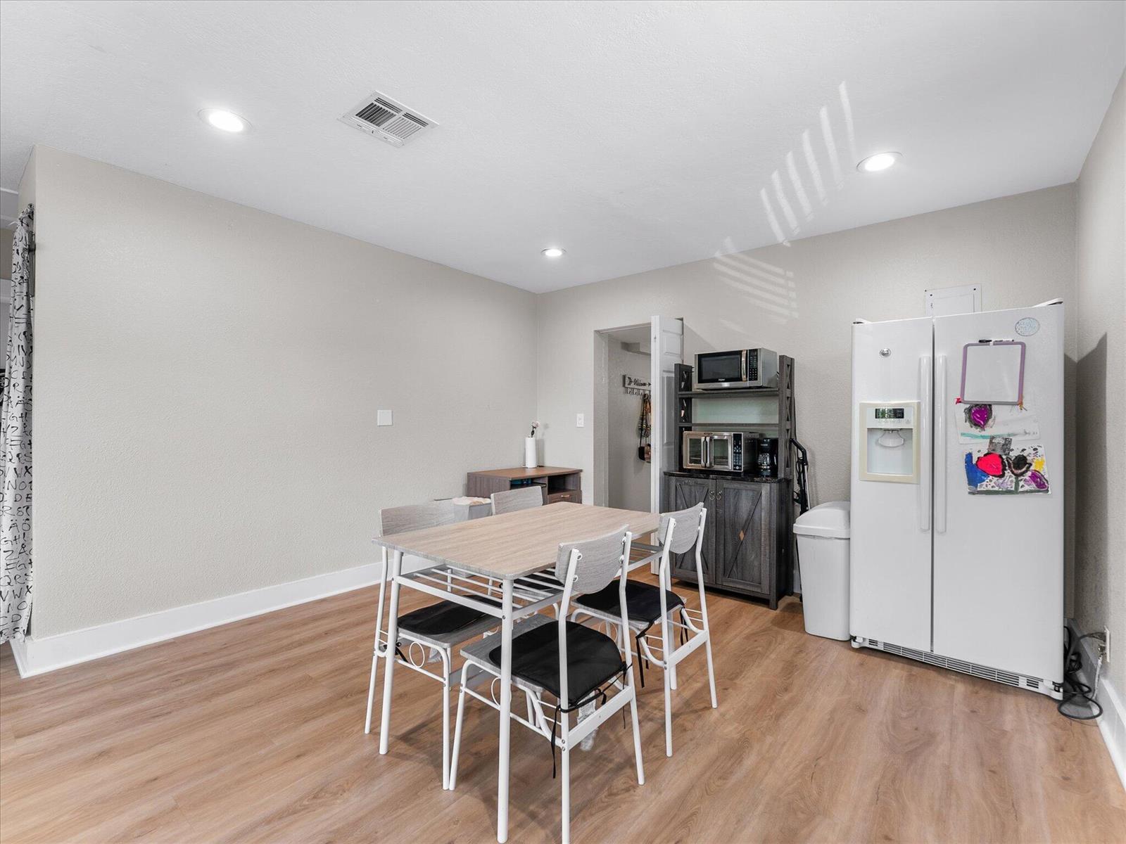   / 0 3027 sq. ft. $ 2026-07-12 0 foto