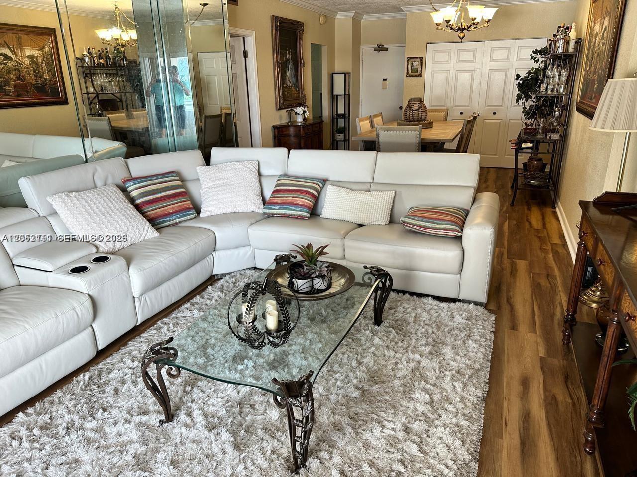 See details MN 1 / 2 870 sq. ft. $ 2026-07-11 0 Photo