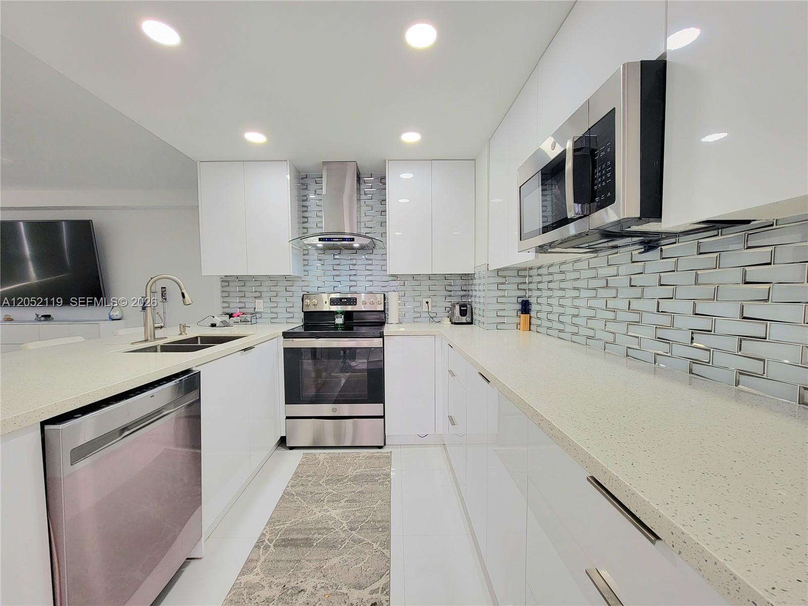 Photo of 3505 Ocean Dr  #901, Hollywood, Florida, 33019 - 