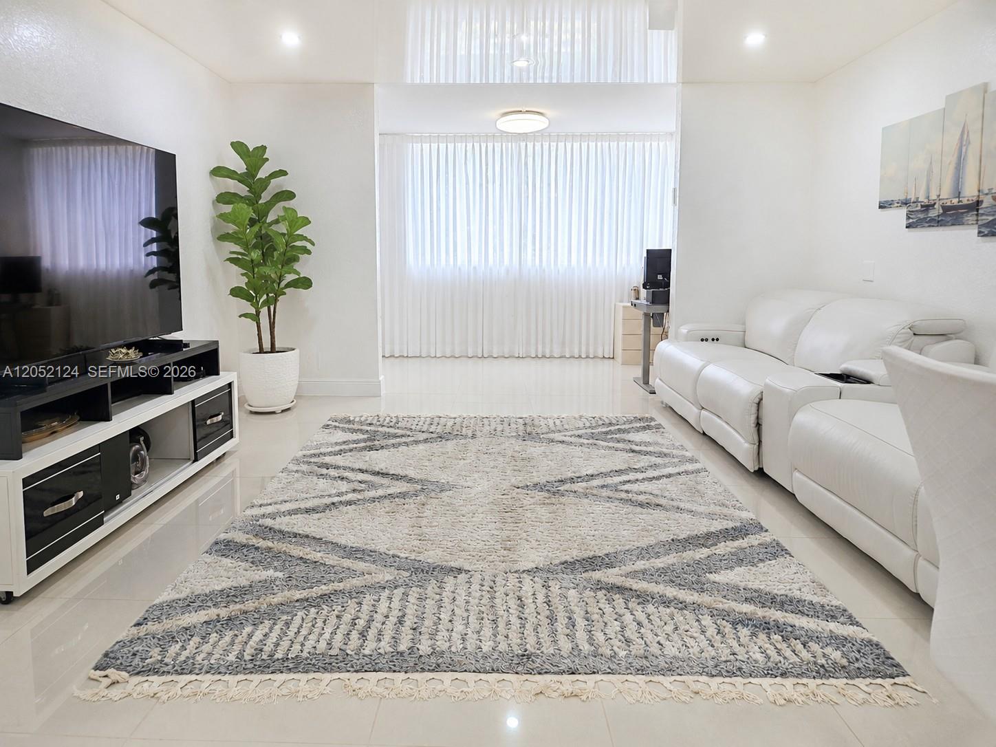 Photo of 301 14th Ave #207, Hallandale Beach, Florida, 33009 -