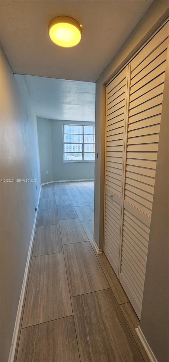 Ver detalles 5D 1 / 2 870 sq. ft. $ 2026-07-12 0 foto