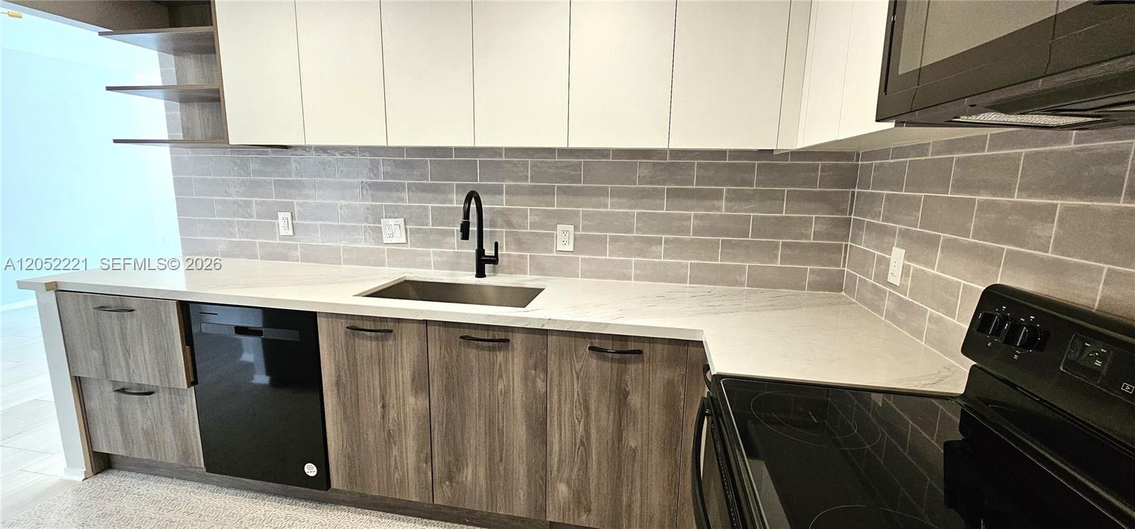 Ver detalles 5D 1 / 2 870 sq. ft. $ 2026-07-12 0 foto