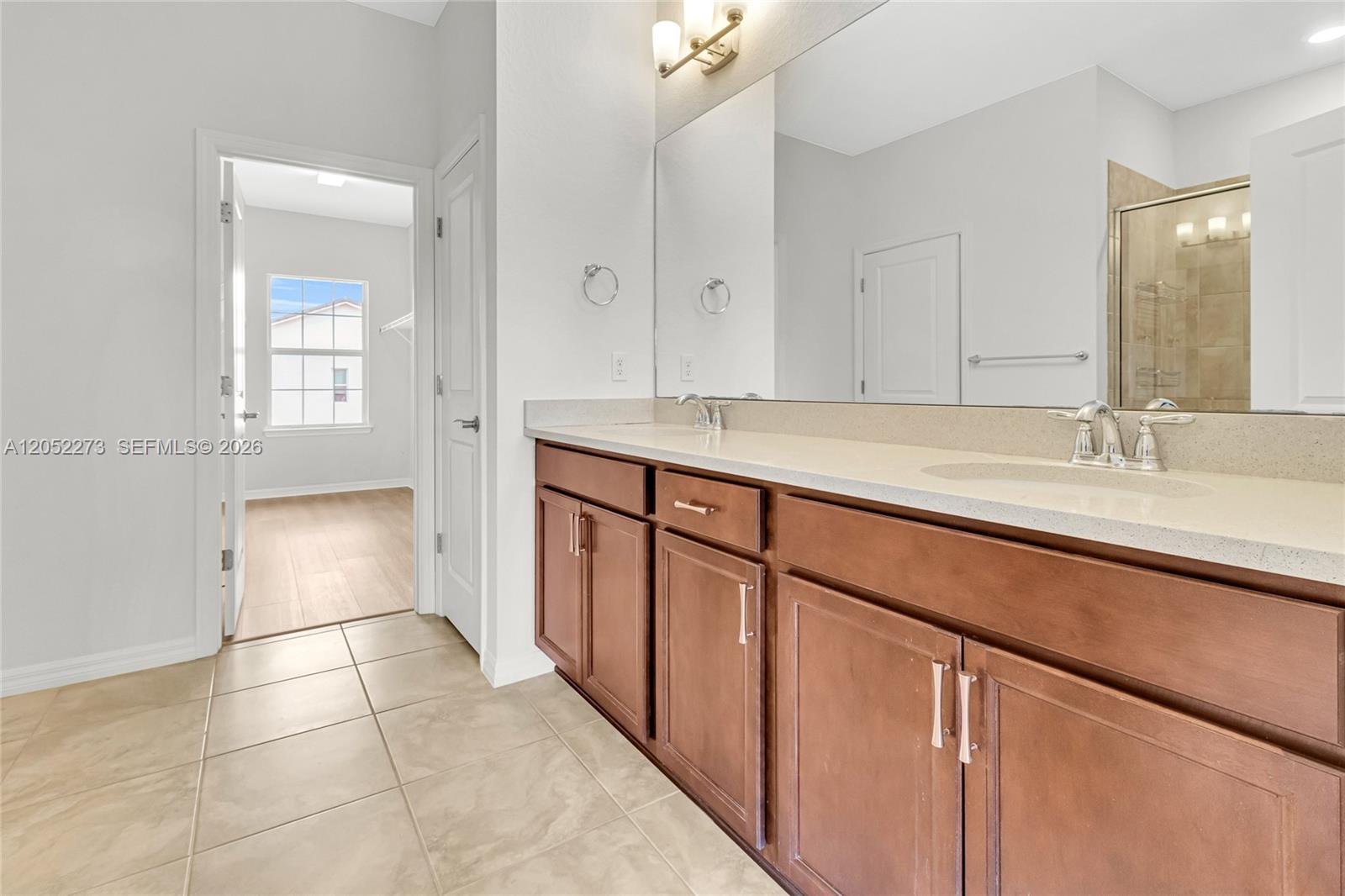 4164 3 / 3 1776 sq. ft. $ 2026-08-03 0 Photo