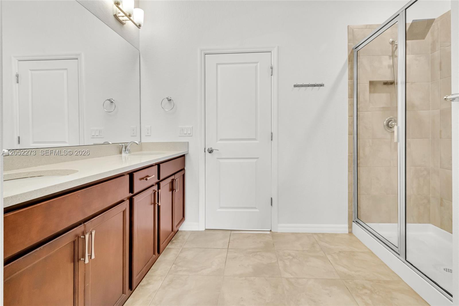 4164 3 / 3 1776 sq. ft. $ 2026-08-03 0 Photo