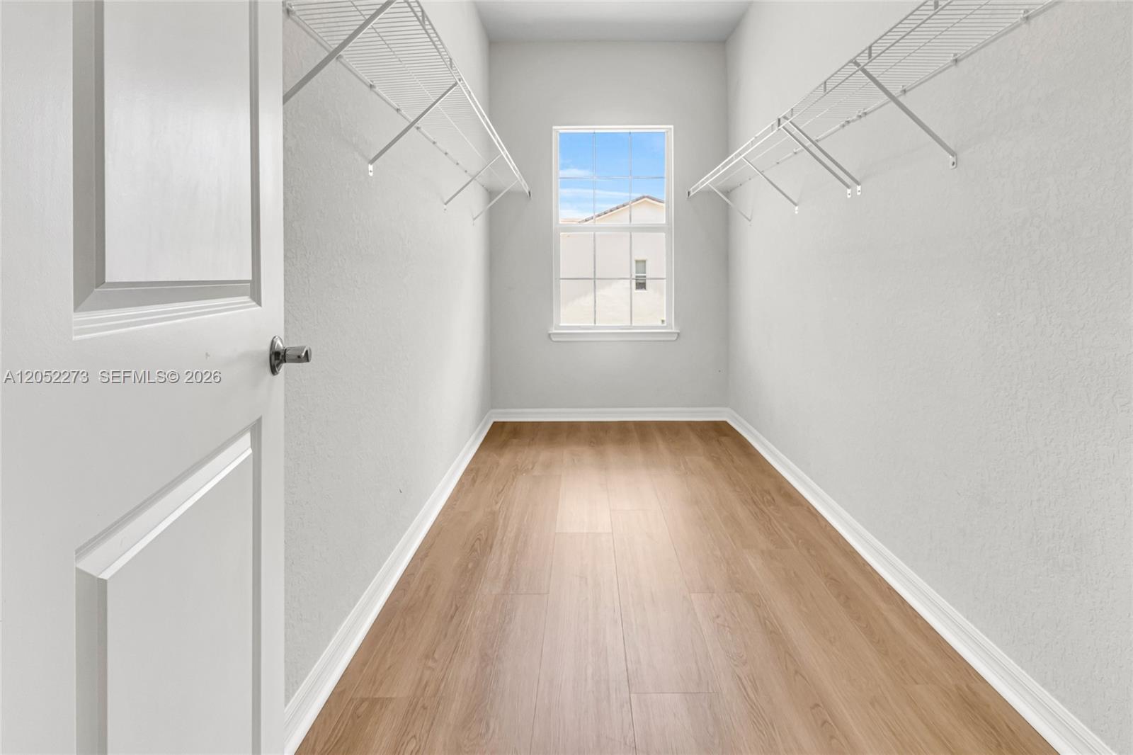 4164 3 / 3 1776 sq. ft. $ 2026-08-03 0 Photo