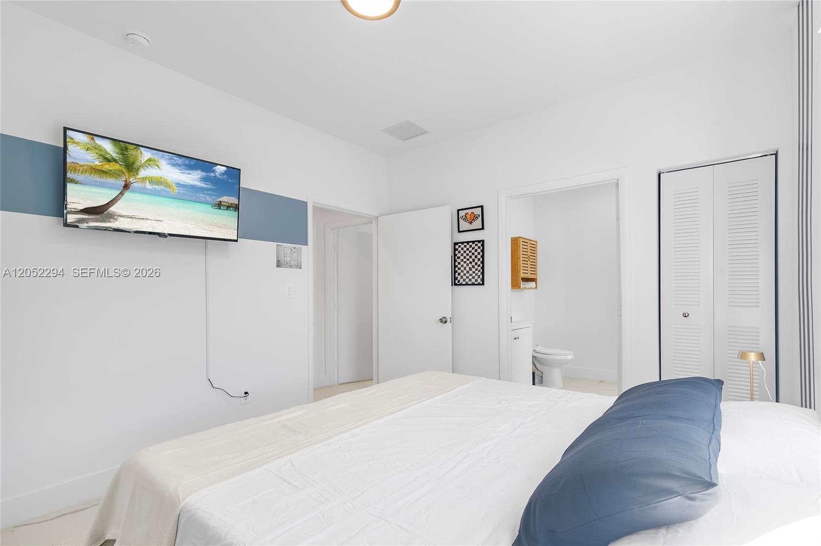 See details / 2576 sq. ft. $ 2026-07-12 0 Photo