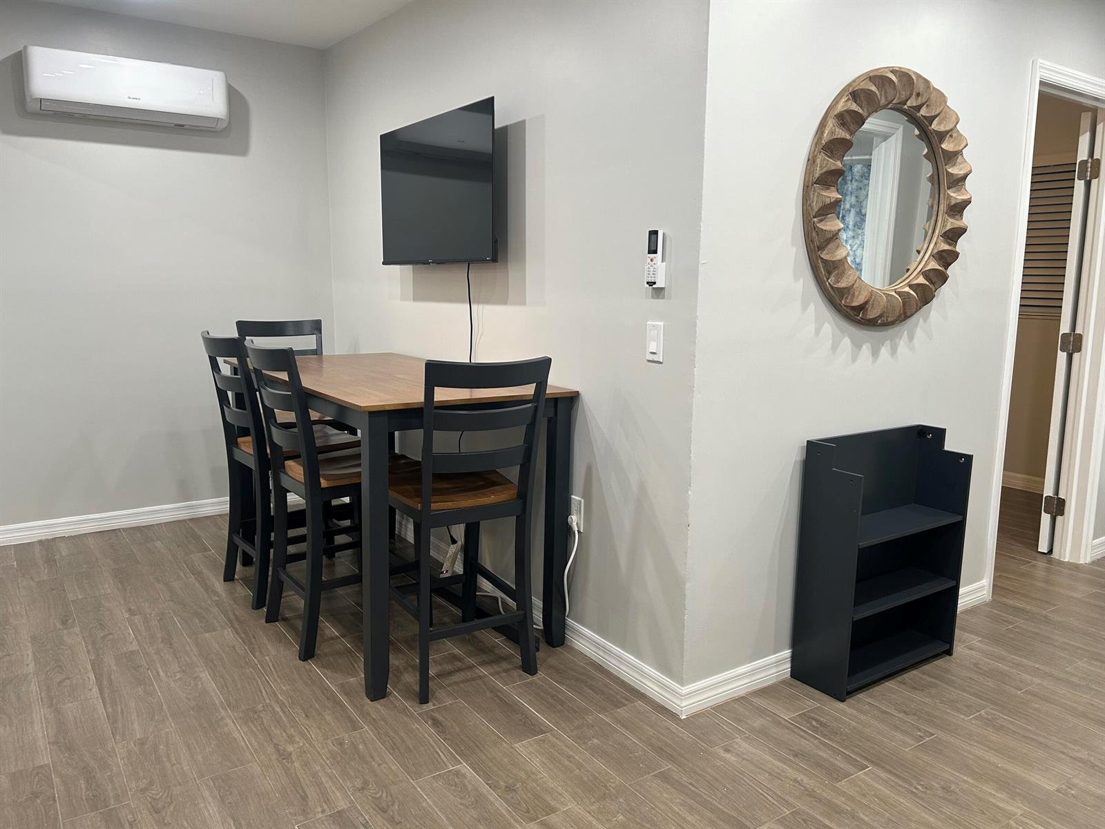   / 0 4052 sq. ft. $ 2026-07-13 0 Photo