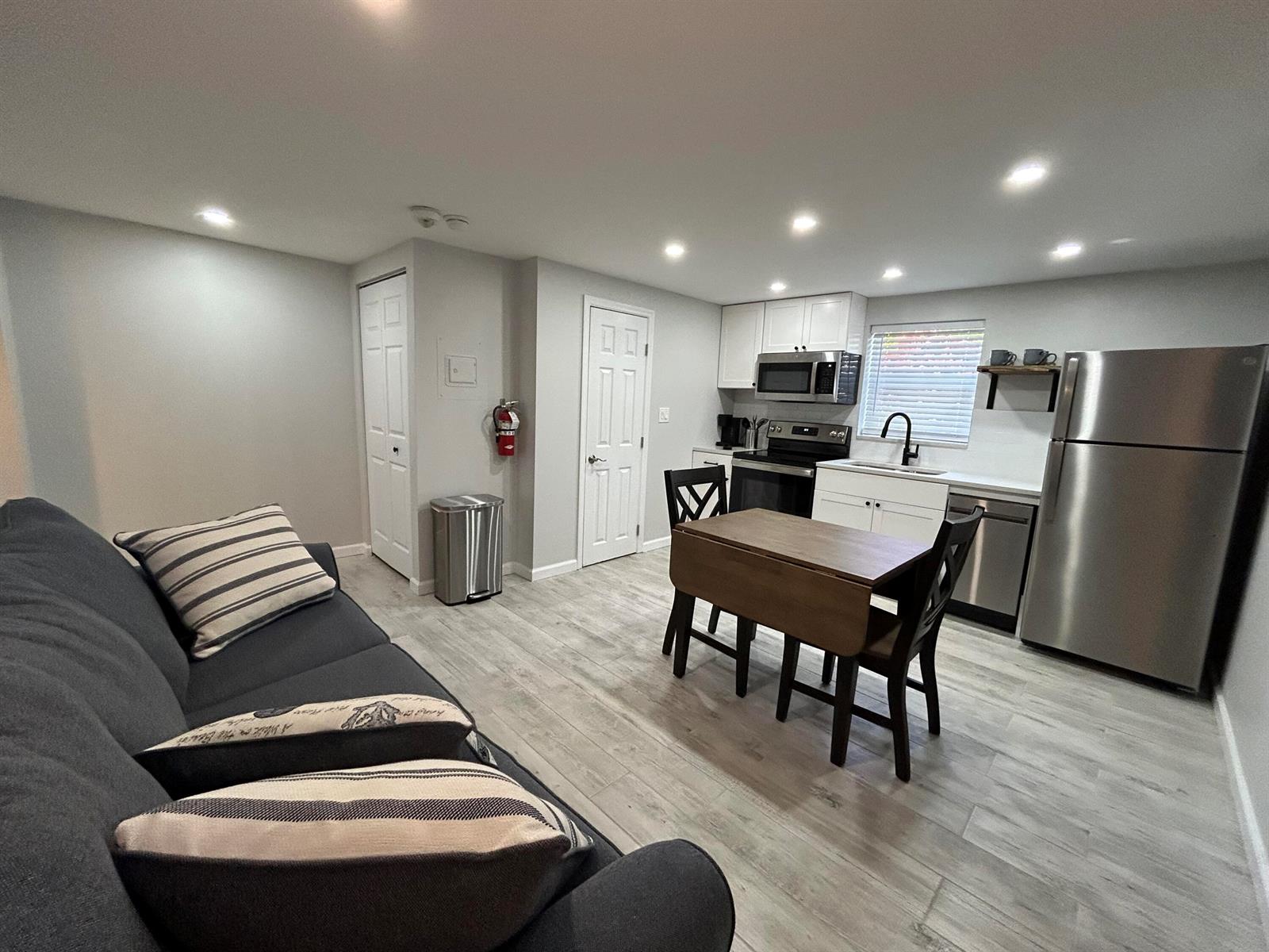   / 0 4052 sq. ft. $ 2026-07-13 0 Photo
