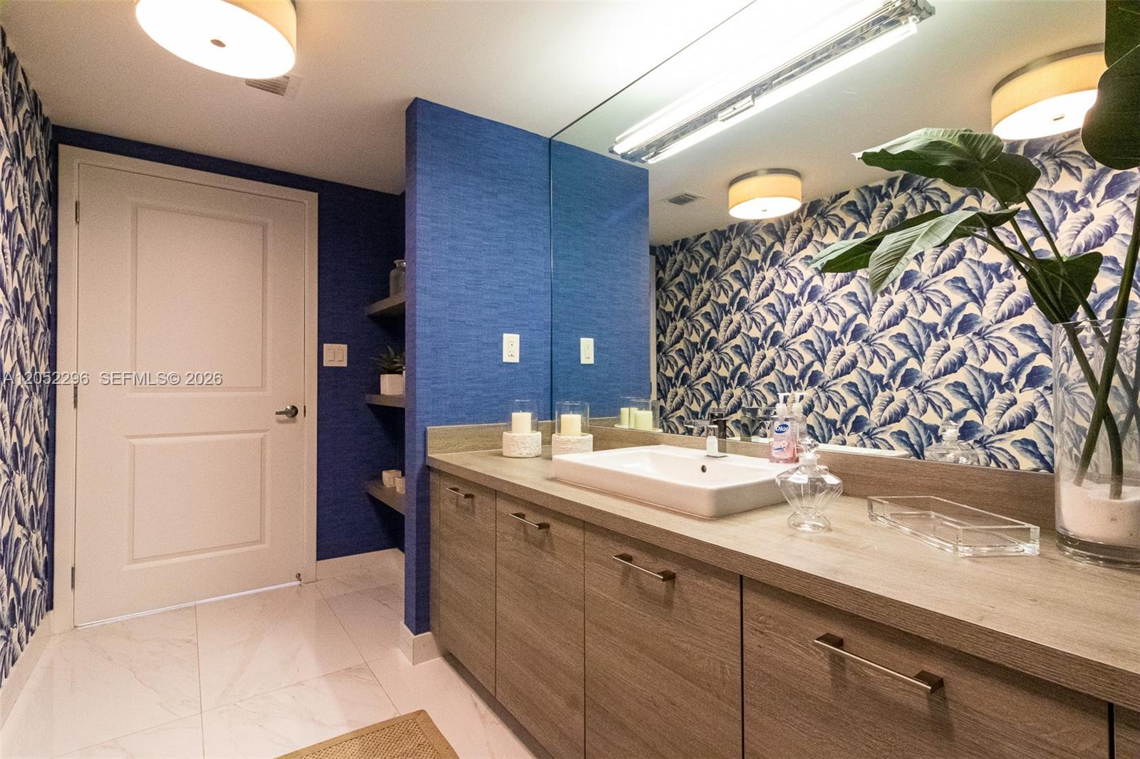 Photo of 400 Sunny Isles Blvd #1604, Sunny Isles Beach, Florida, 33160 - Large Half bathroom